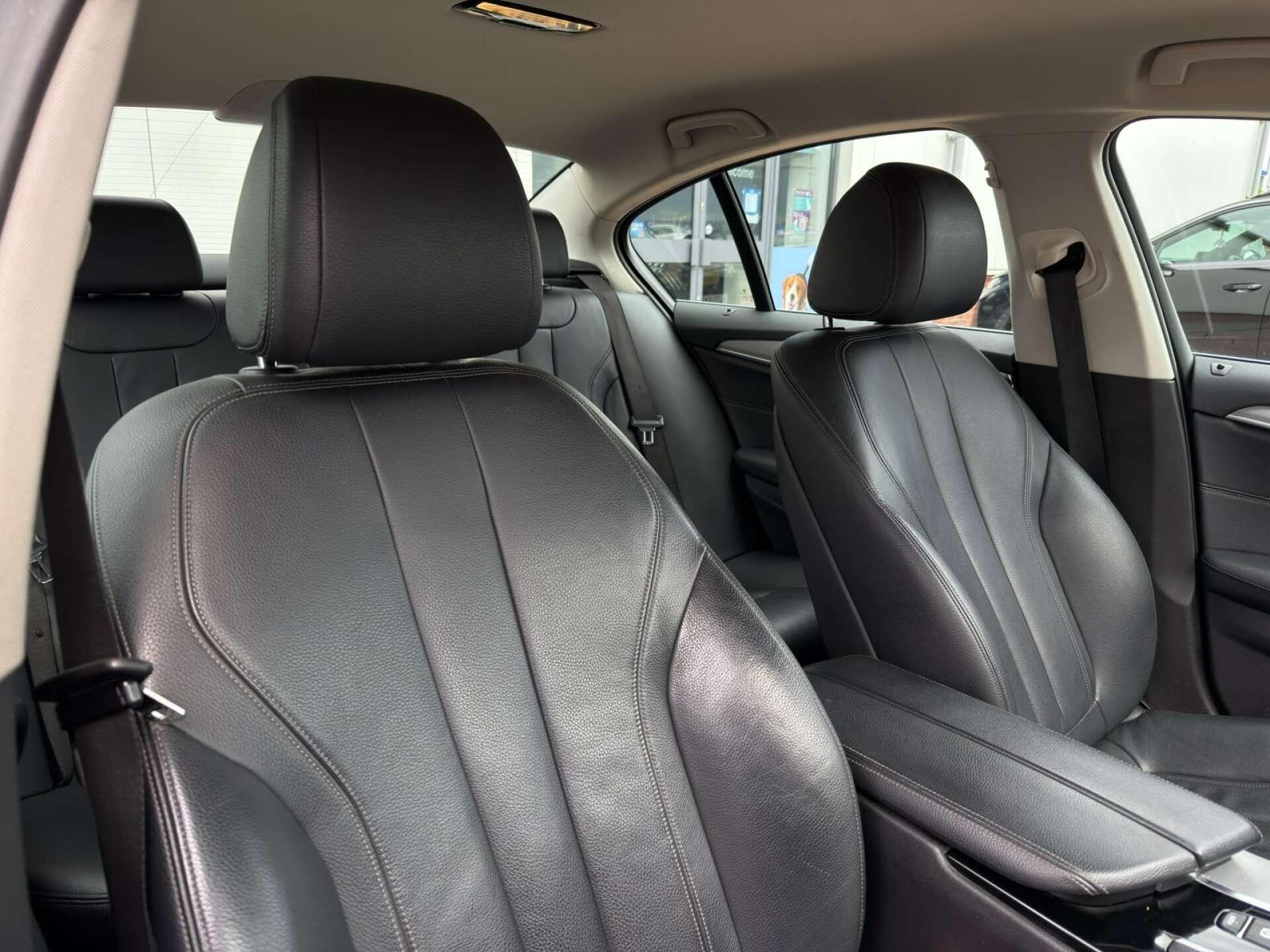 BMW 5 Series view 15