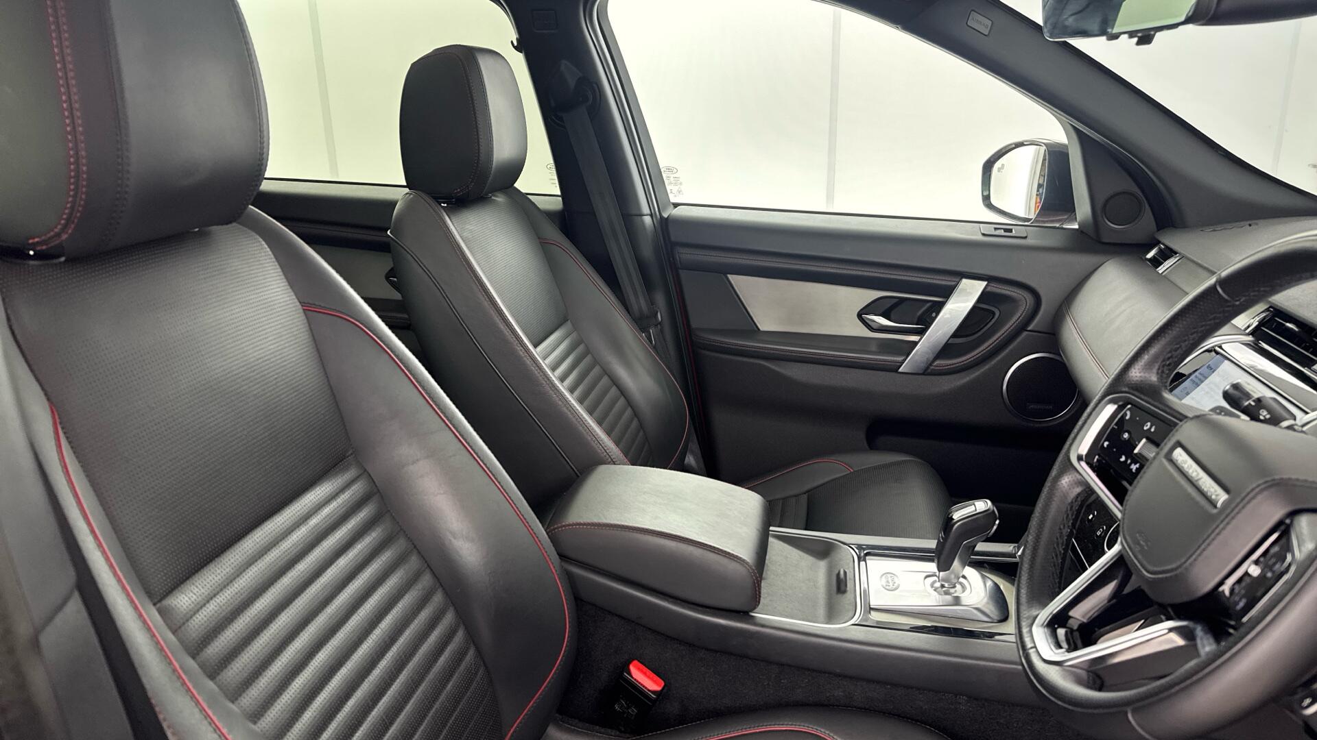 Land Rover Discovery Sport view 18