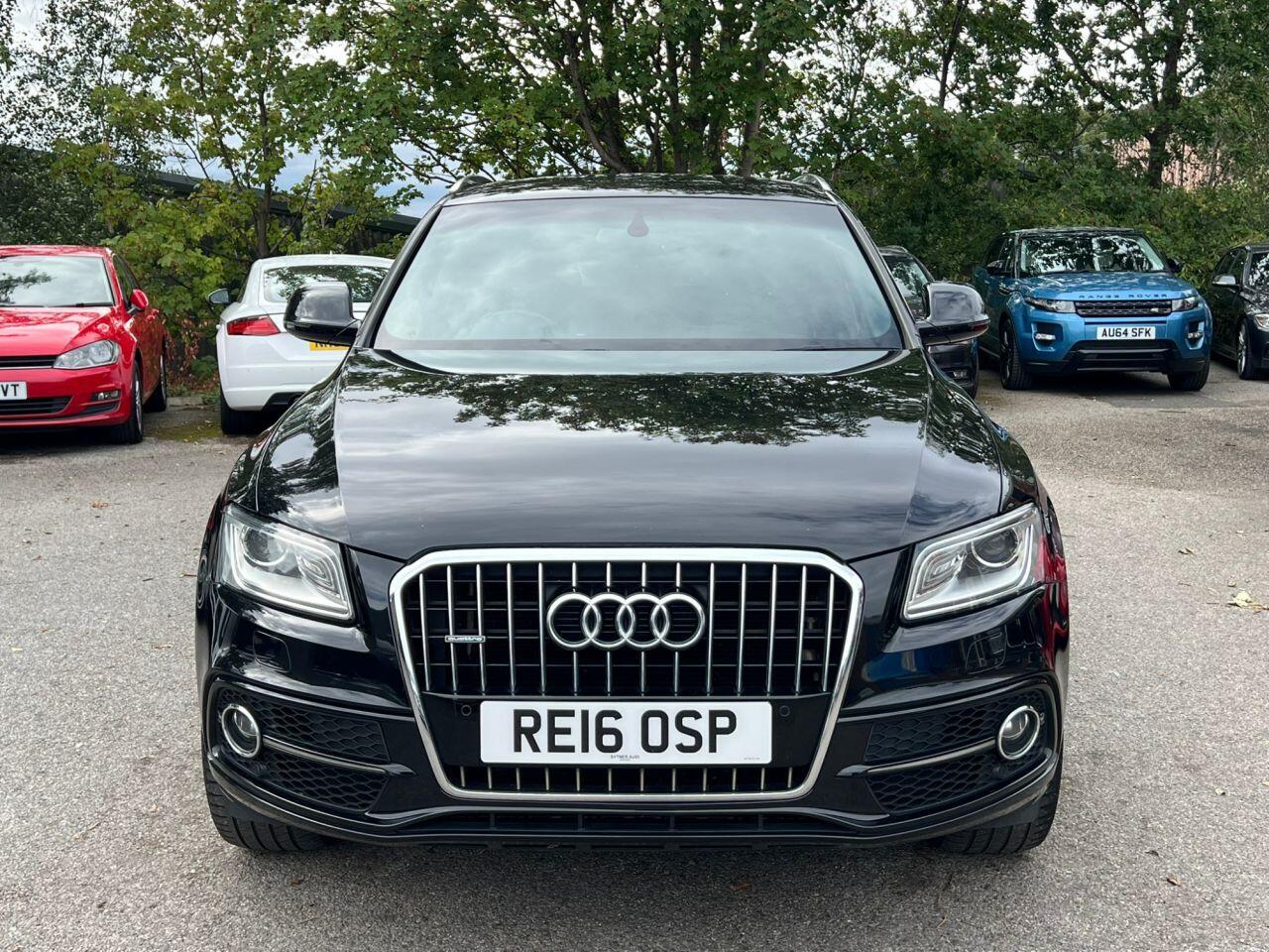 Audi Q5 view 11