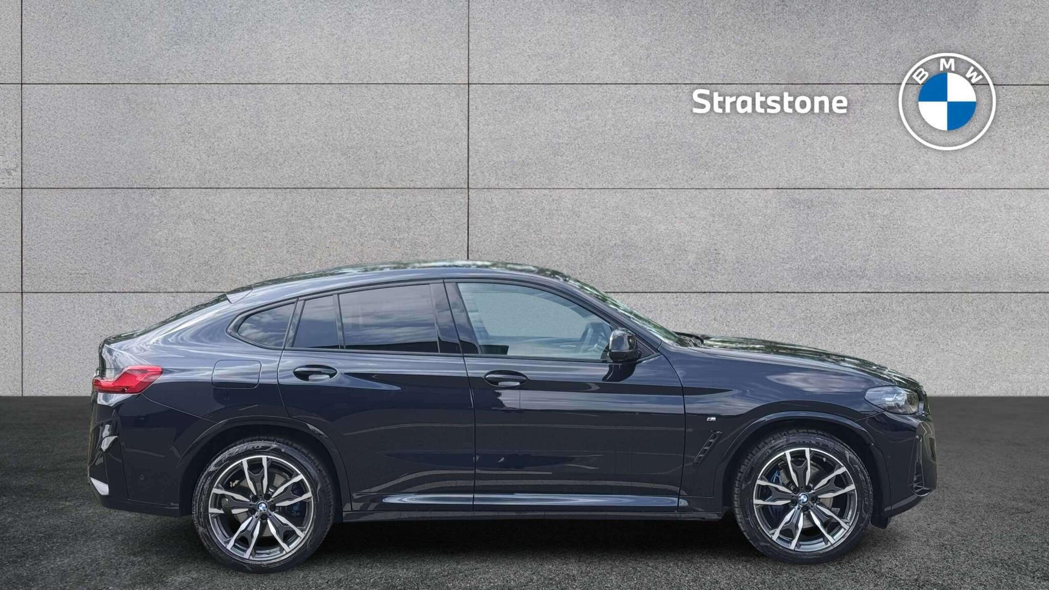 BMW X4 view 3