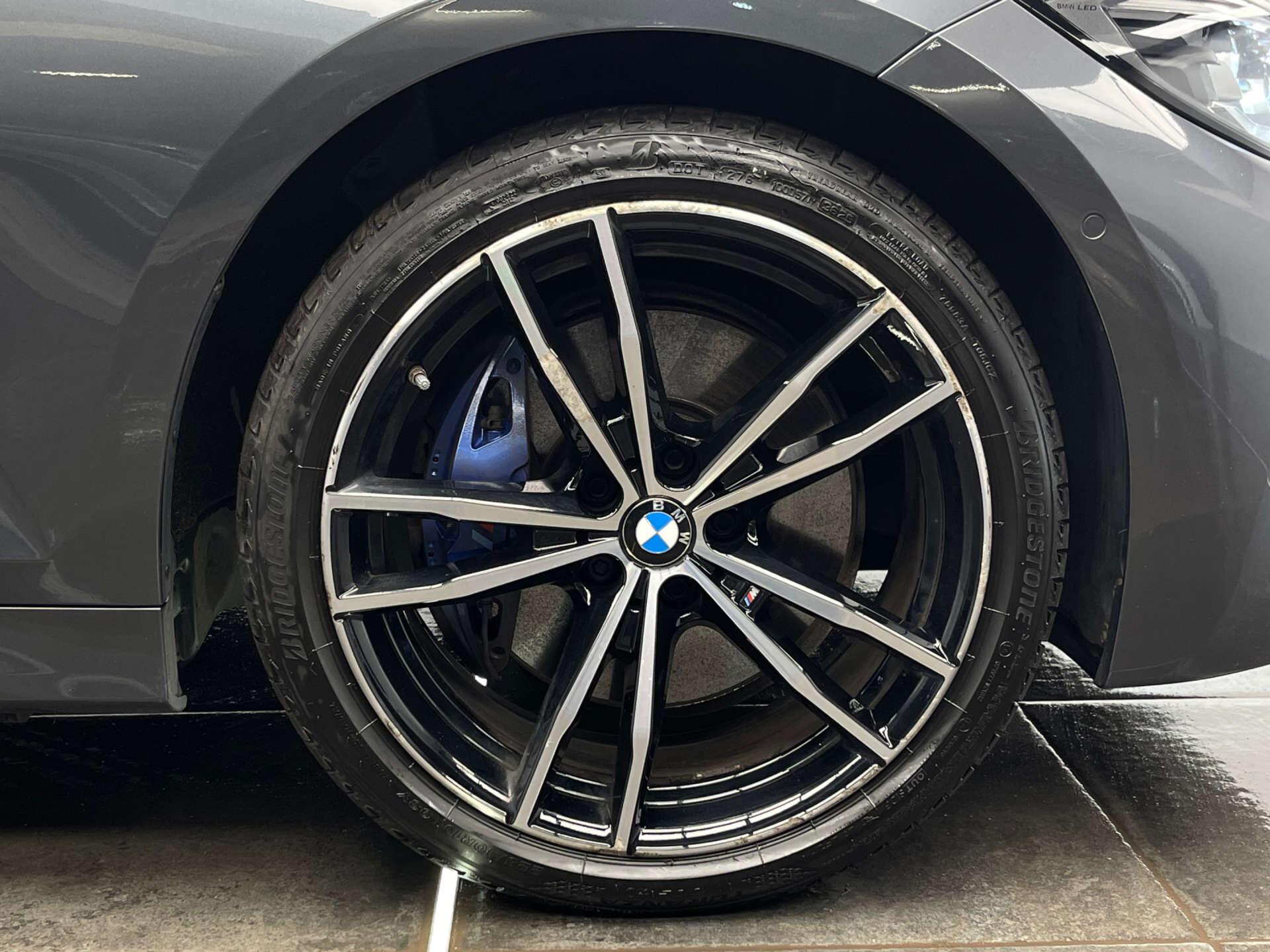 BMW 3 Series view 35