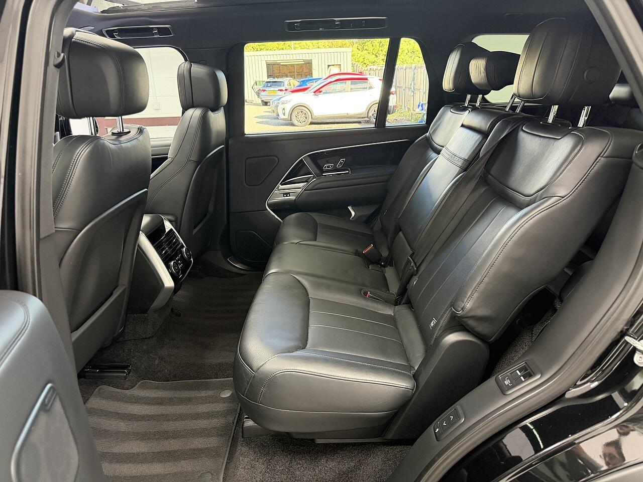 Land Rover Range Rover view 24