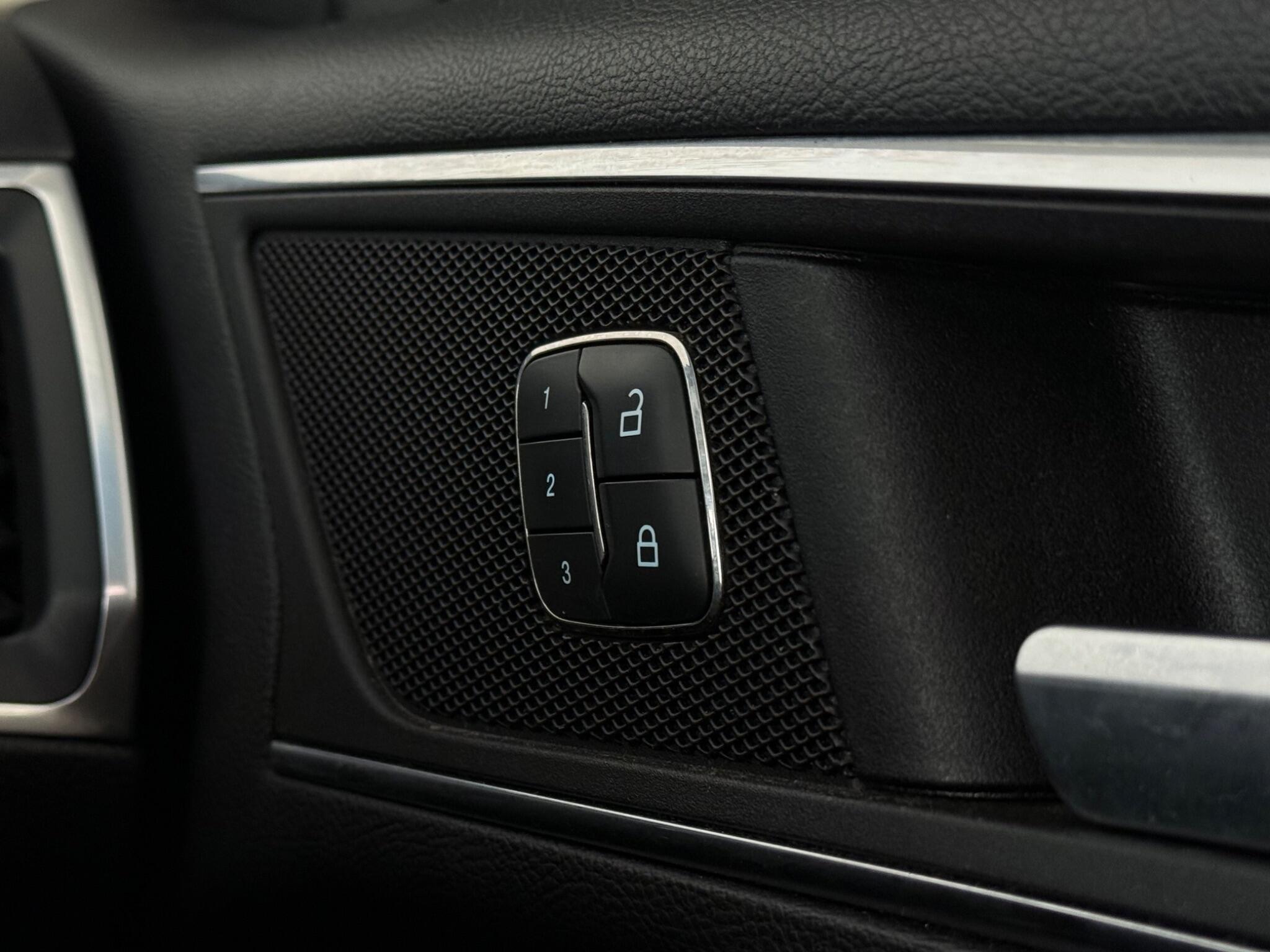 Ford Edge view 32