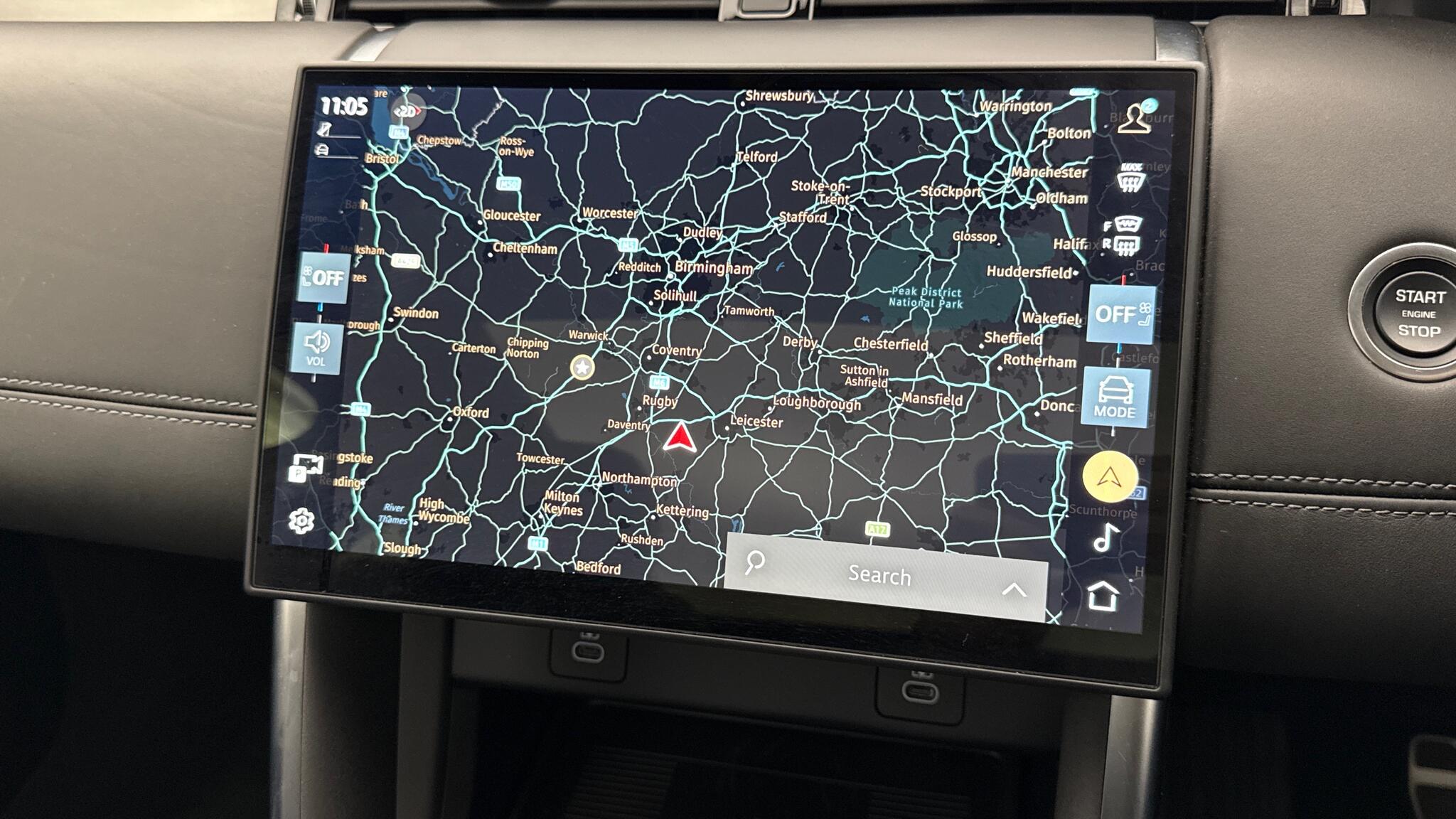Land Rover Discovery Sport view 11
