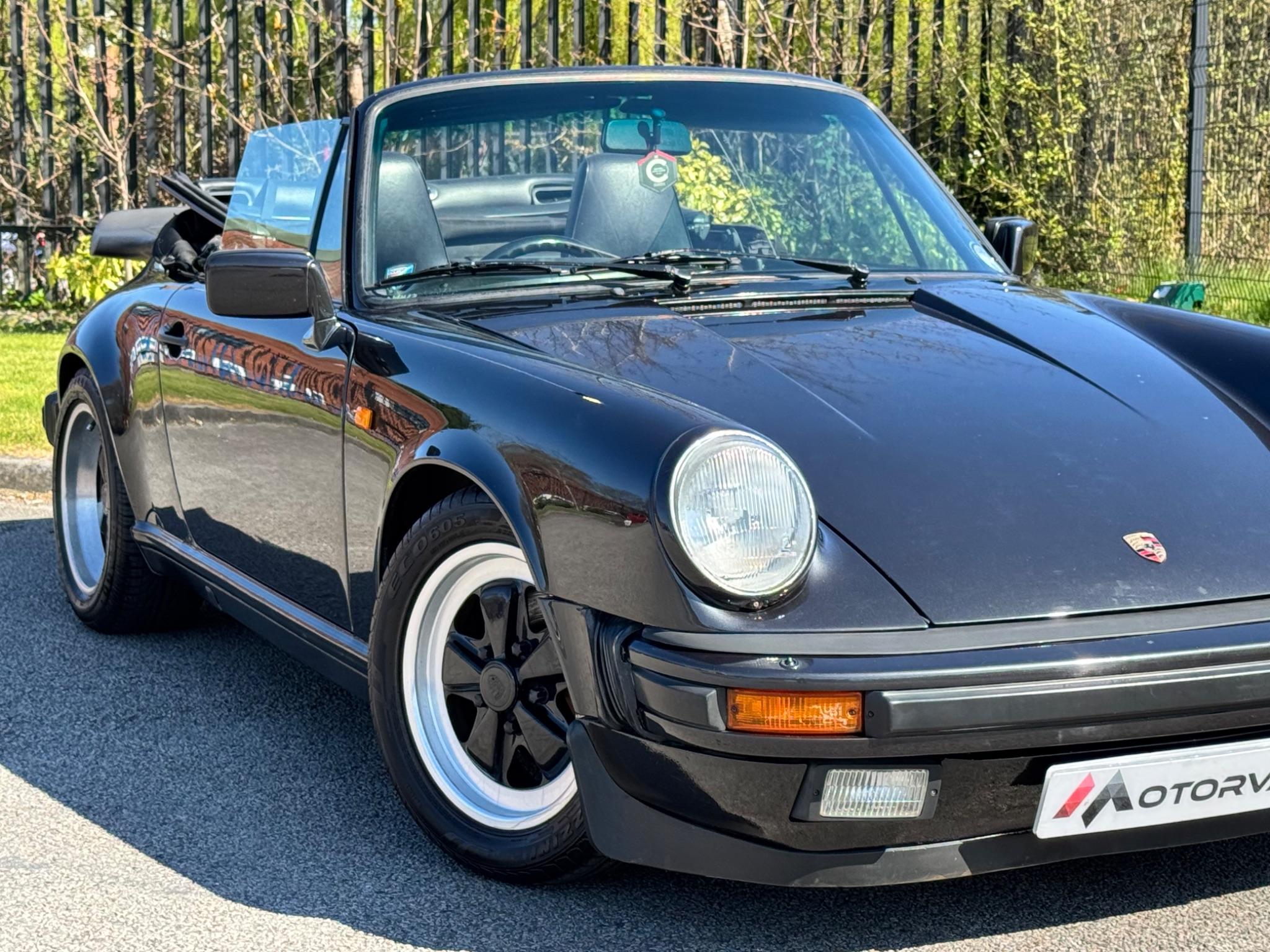 Porsche 911 view 9