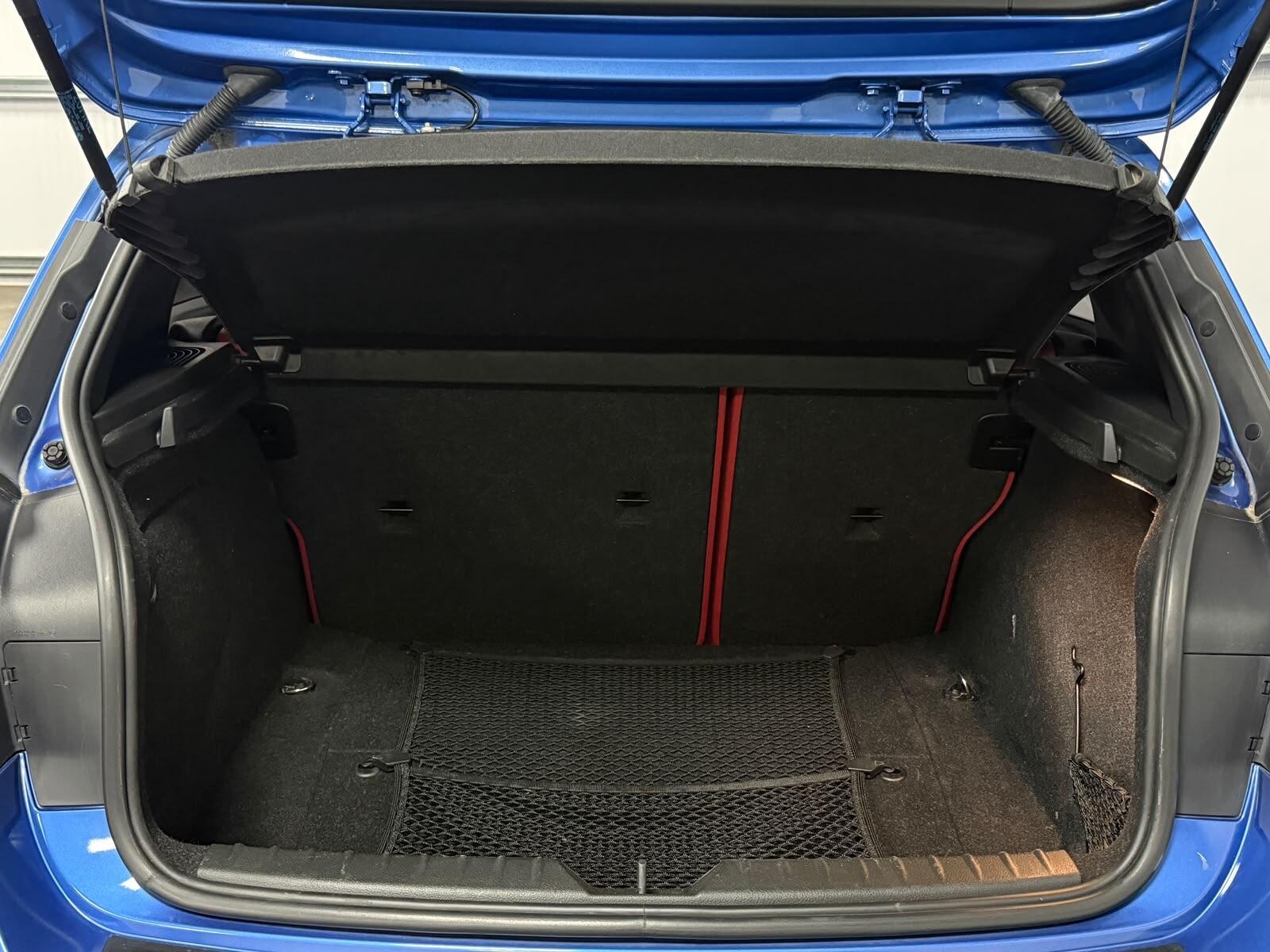 BMW 1 Series view 33
