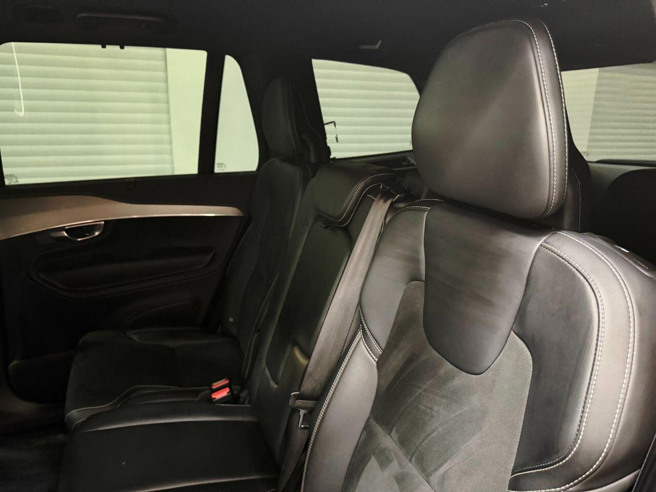 Volvo XC90 view 32