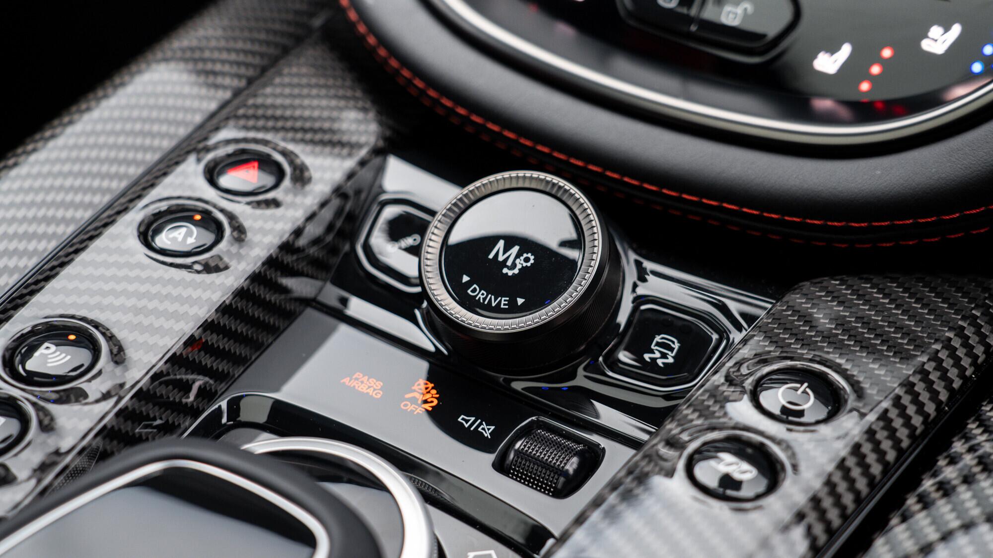 Aston Martin DBX view 52