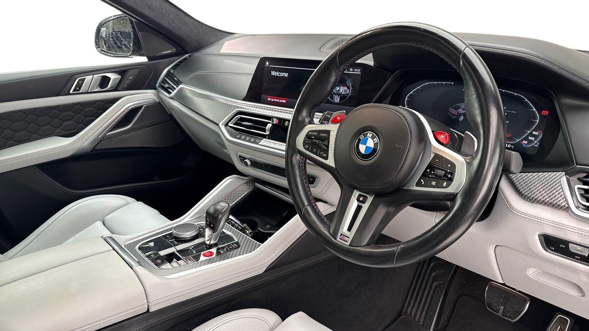 BMW X6 M view 6