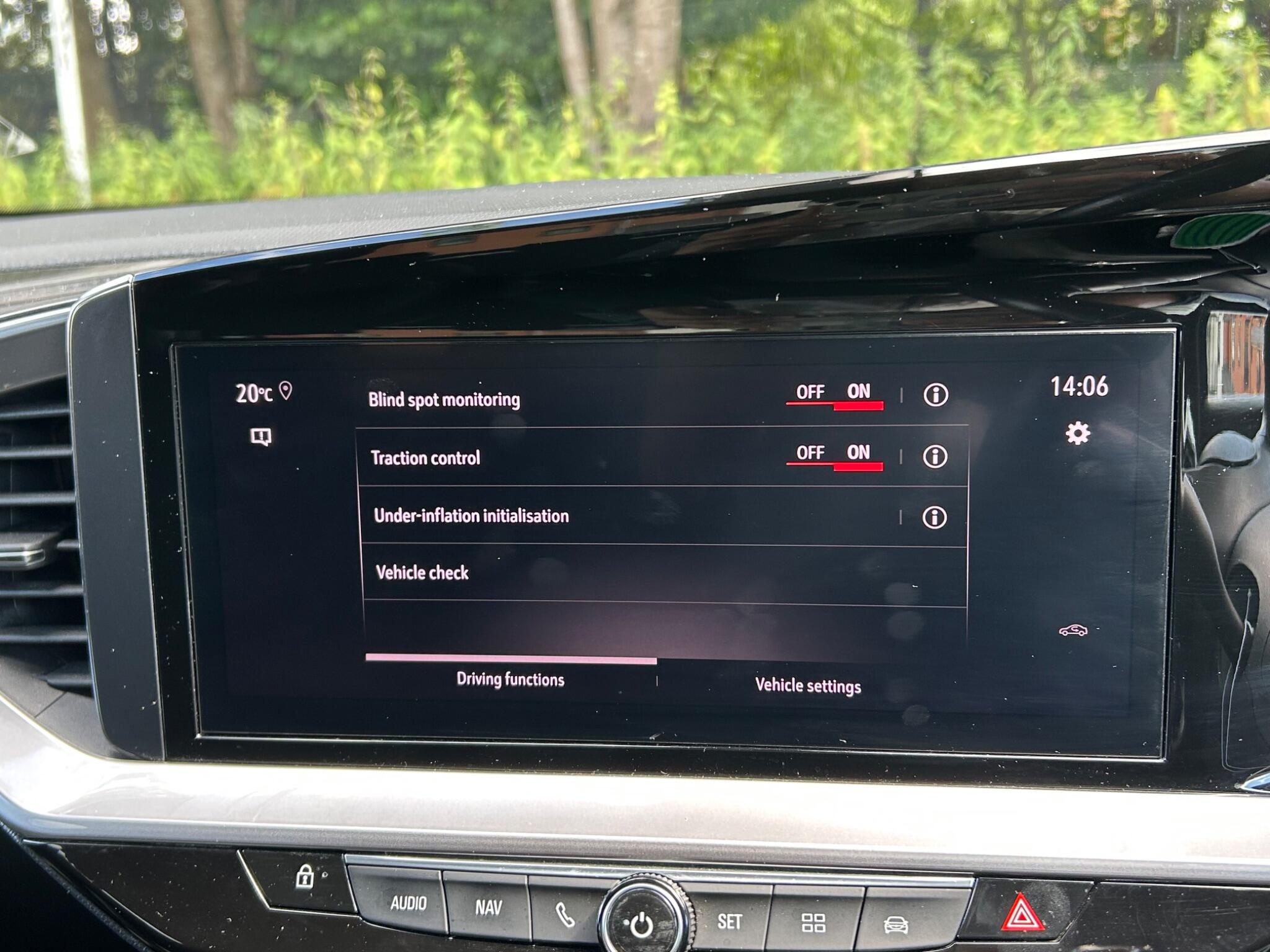 Vauxhall Mokka view 35