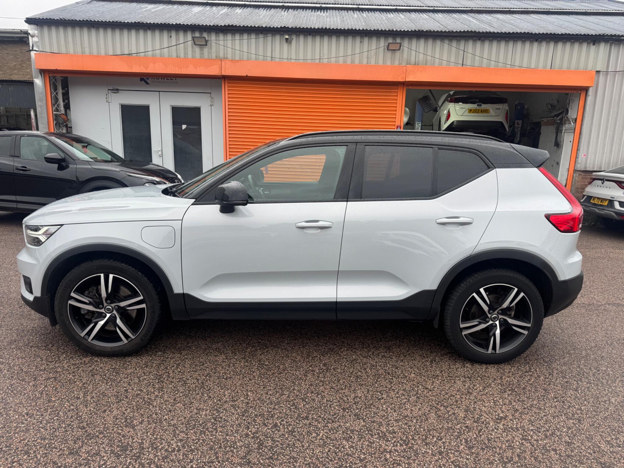 Volvo XC40 view 8