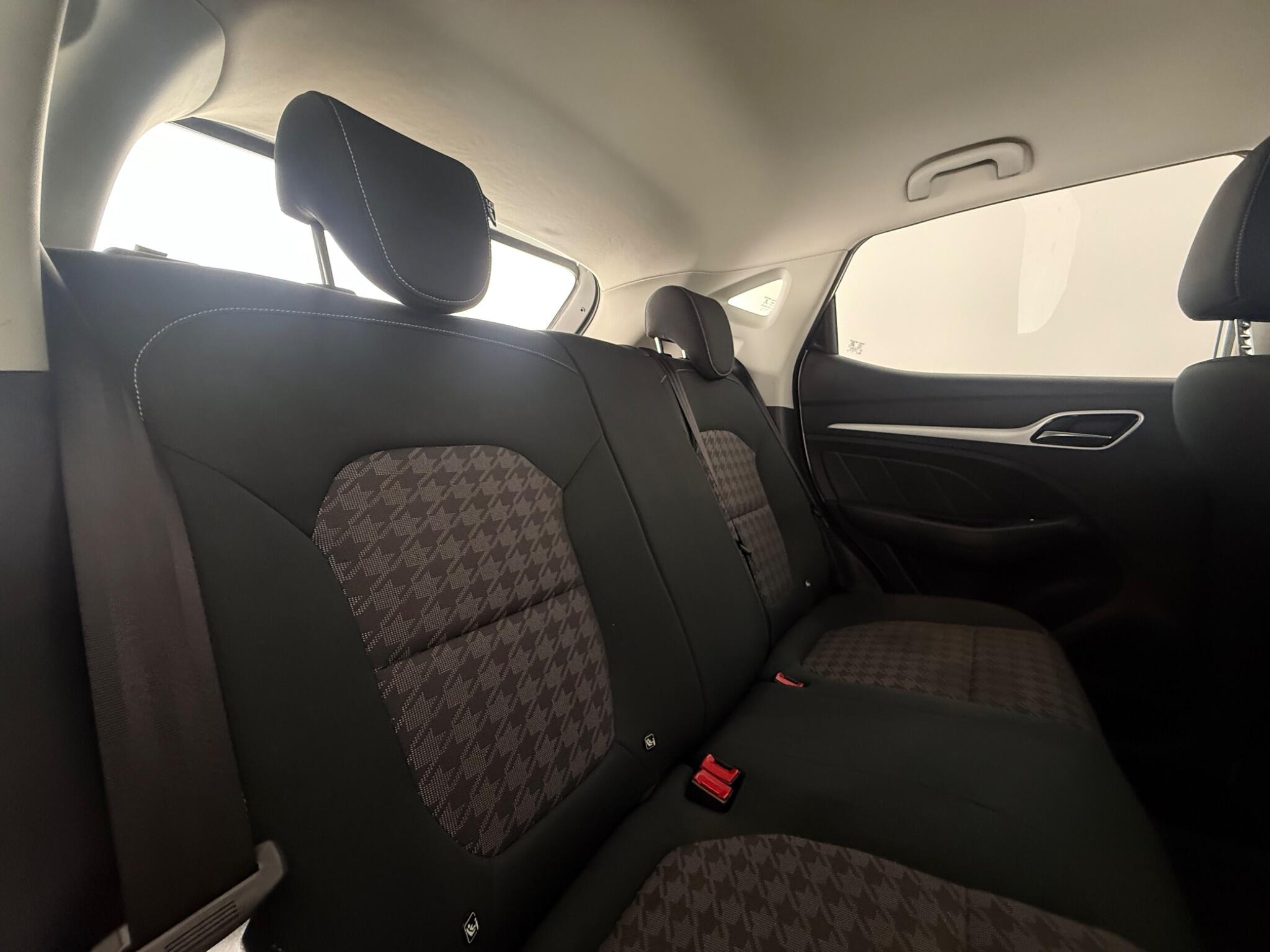 MG ZS view 25