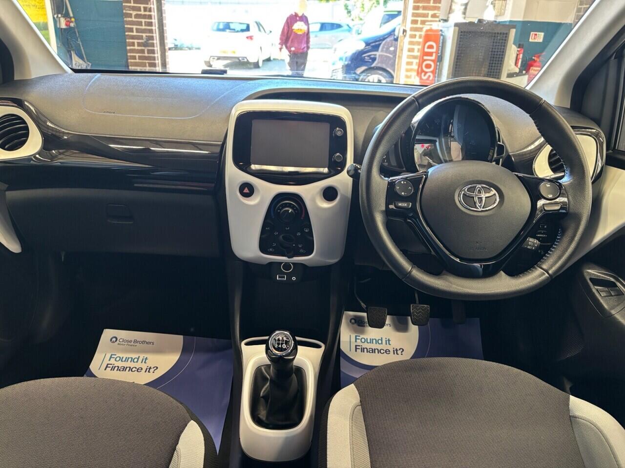 Toyota Aygo view 16