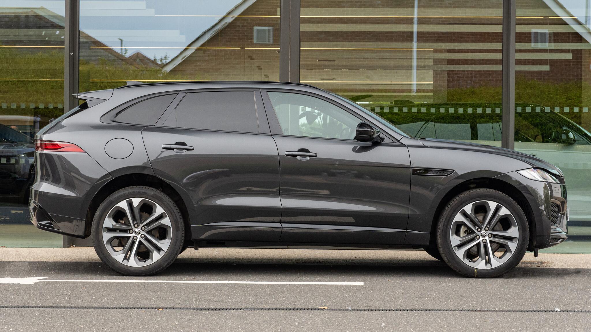 Jaguar F-Pace view 5