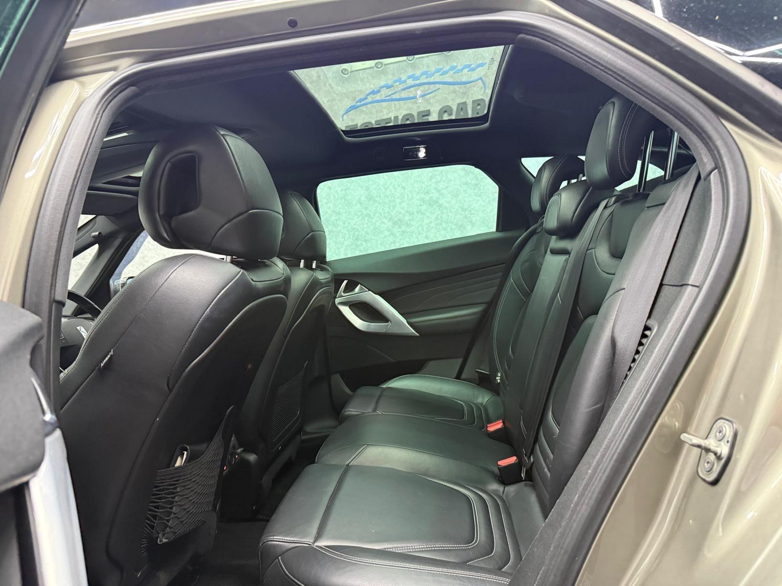 Citroen DS5 view 8