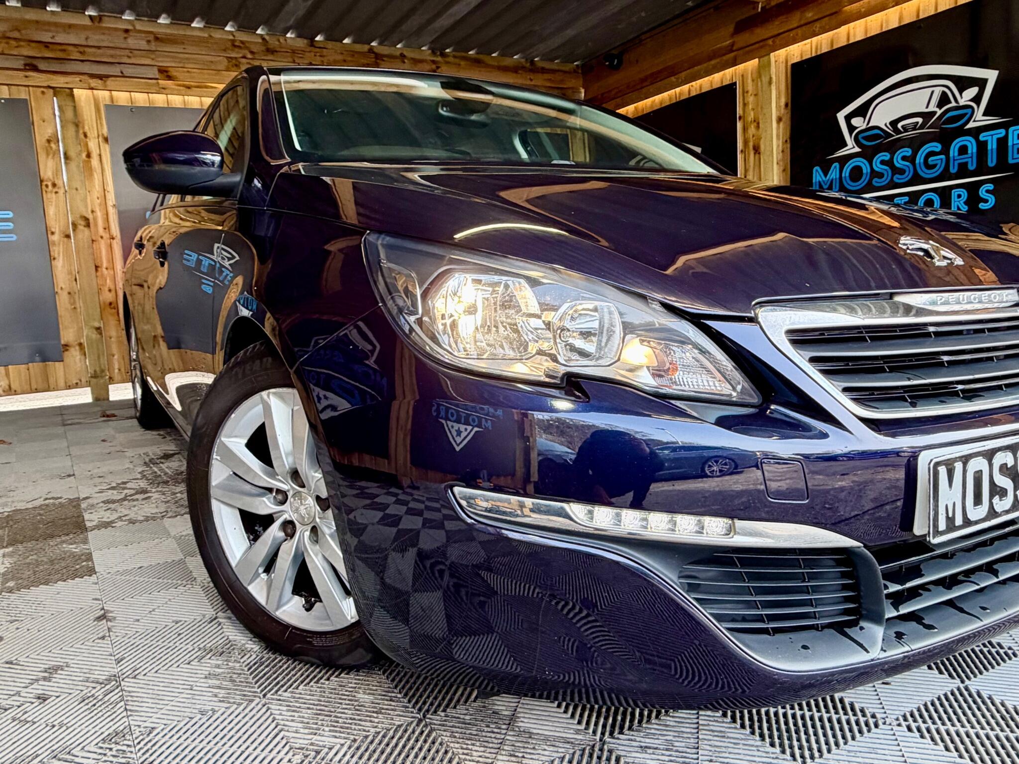 Peugeot 308 SW view 2