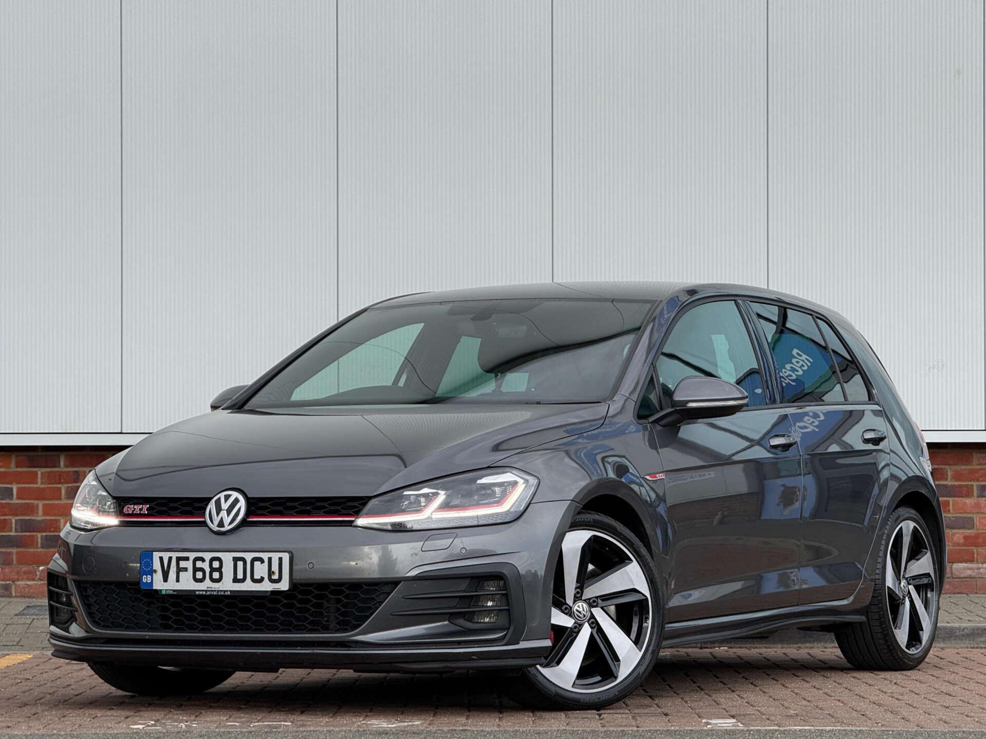 Volkswagen Golf view 3