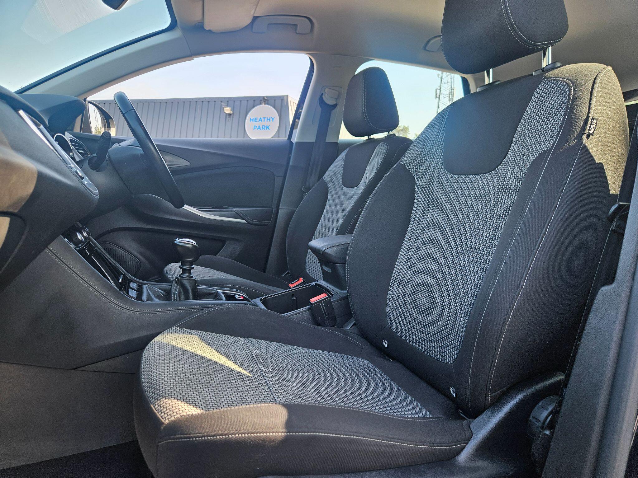 2019 Vauxhall Grandland X image 18