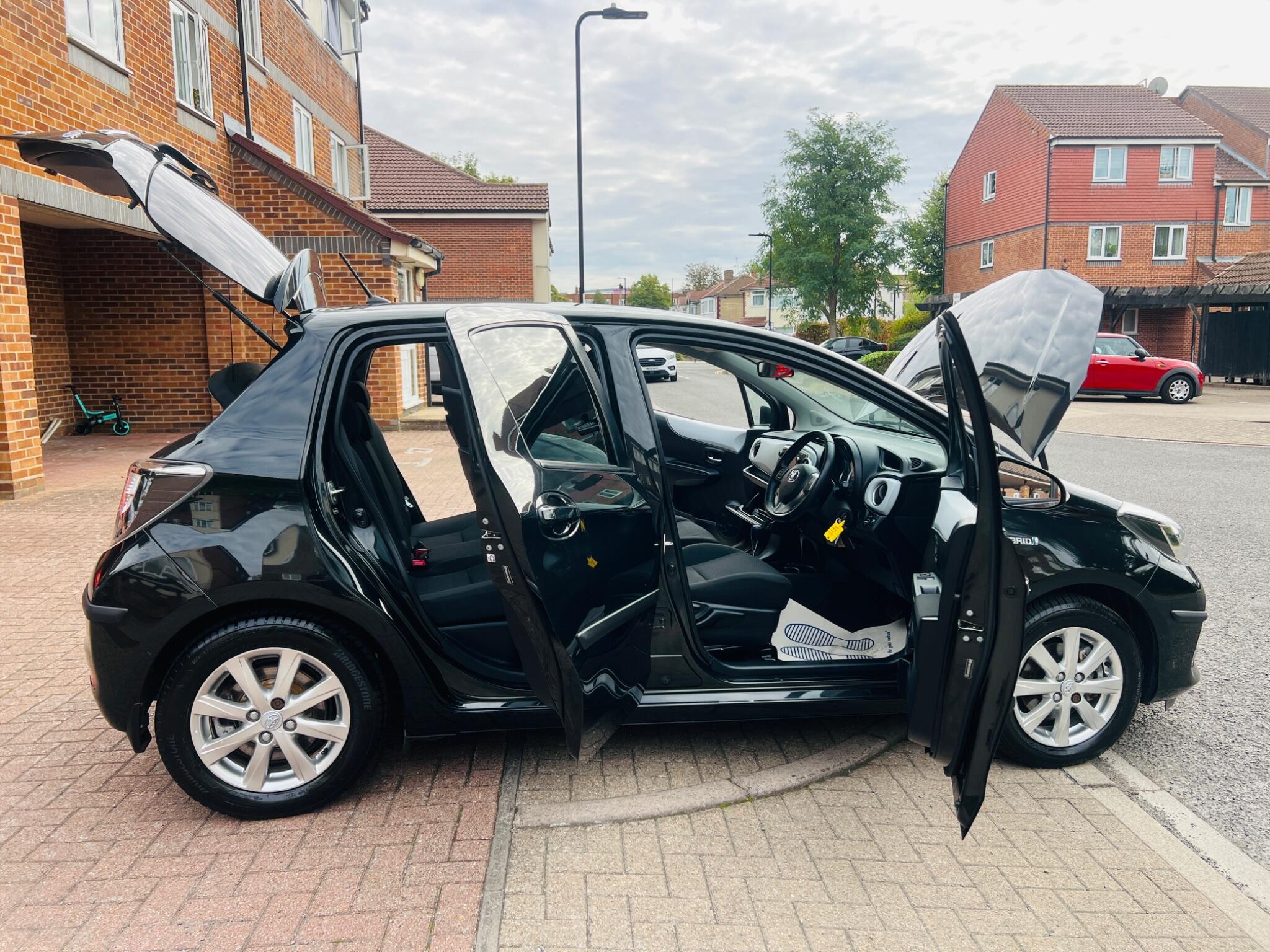 Toyota Yaris view 22
