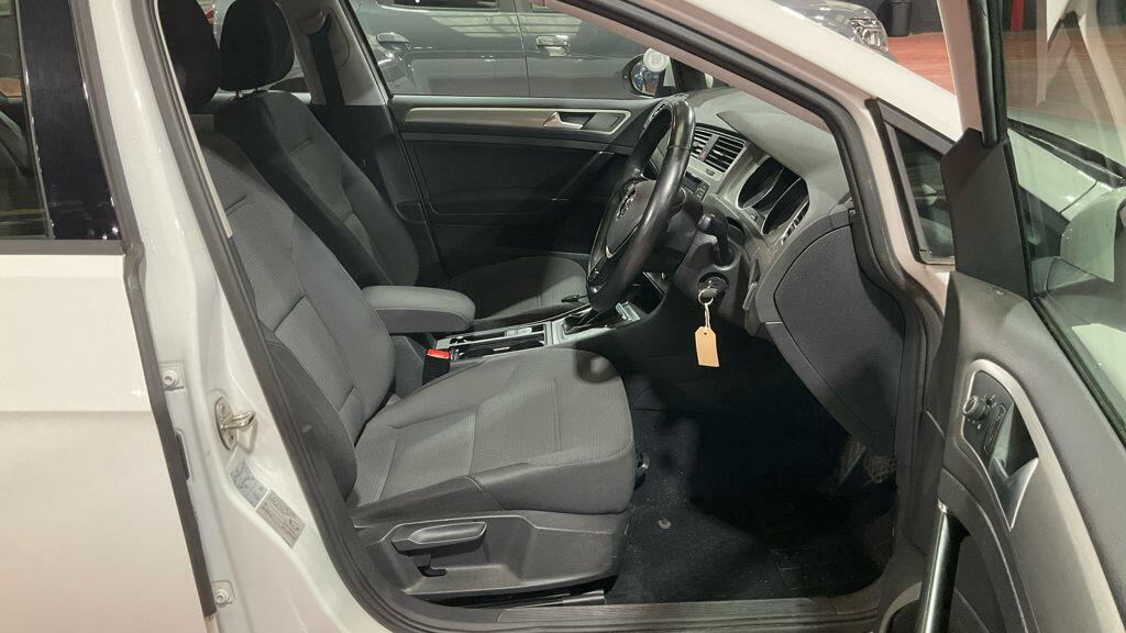 Volkswagen Golf view 7