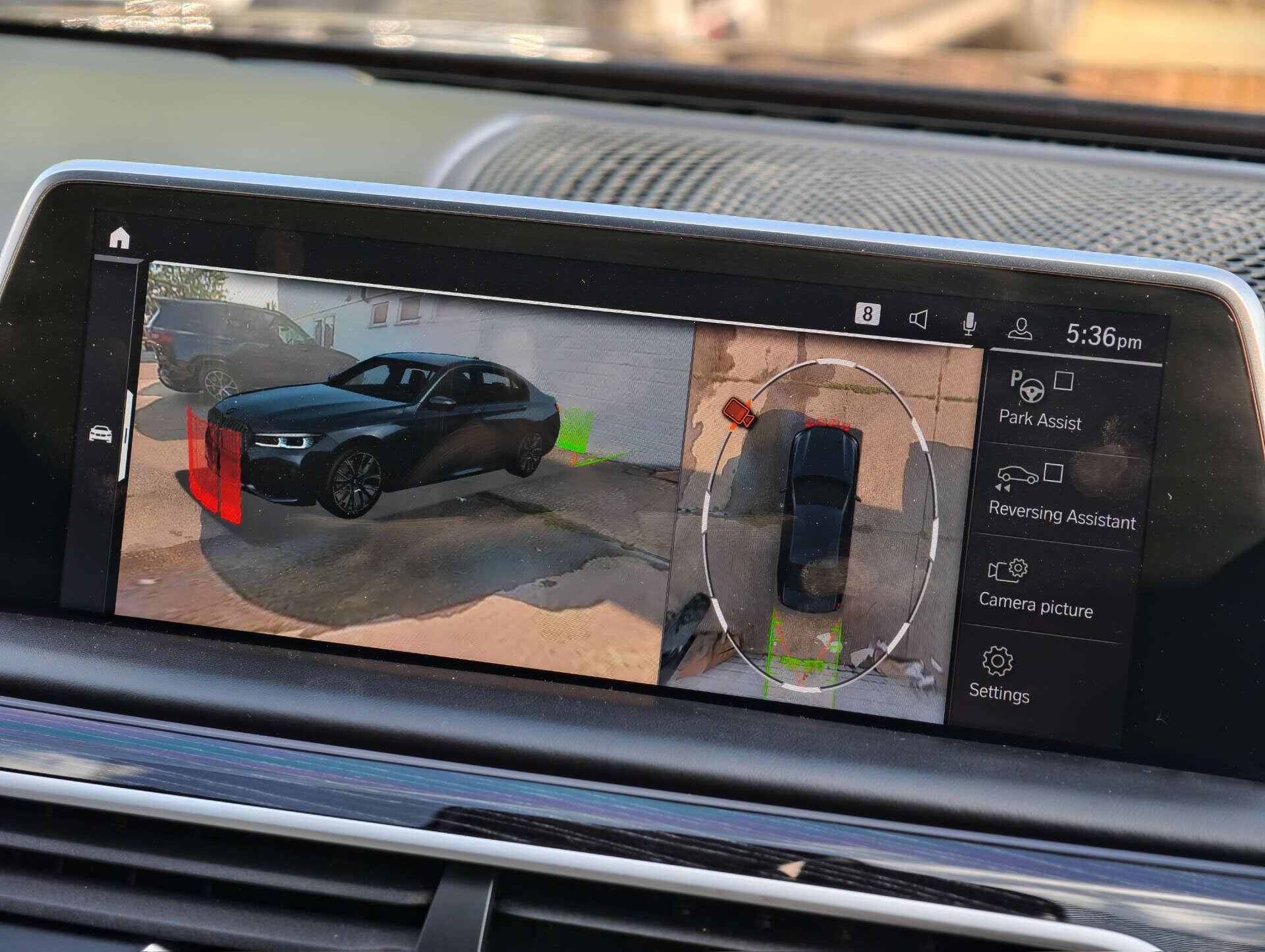 BMW 7 Series view 37