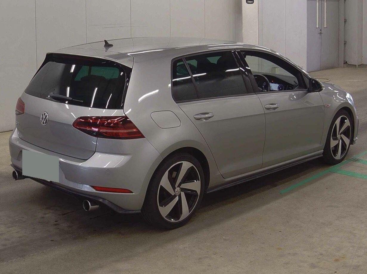 Volkswagen Golf view 4