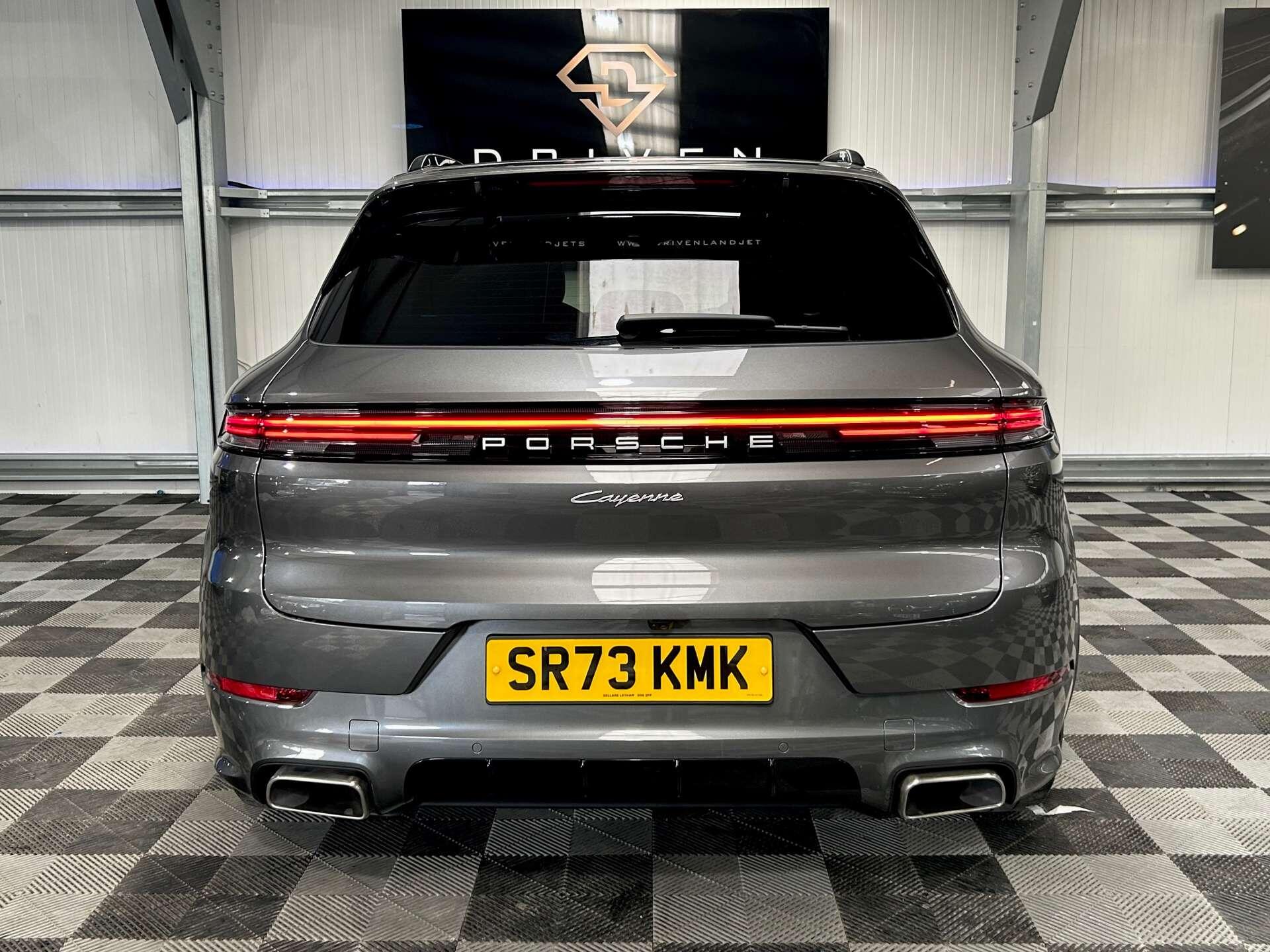Porsche Cayenne view 16