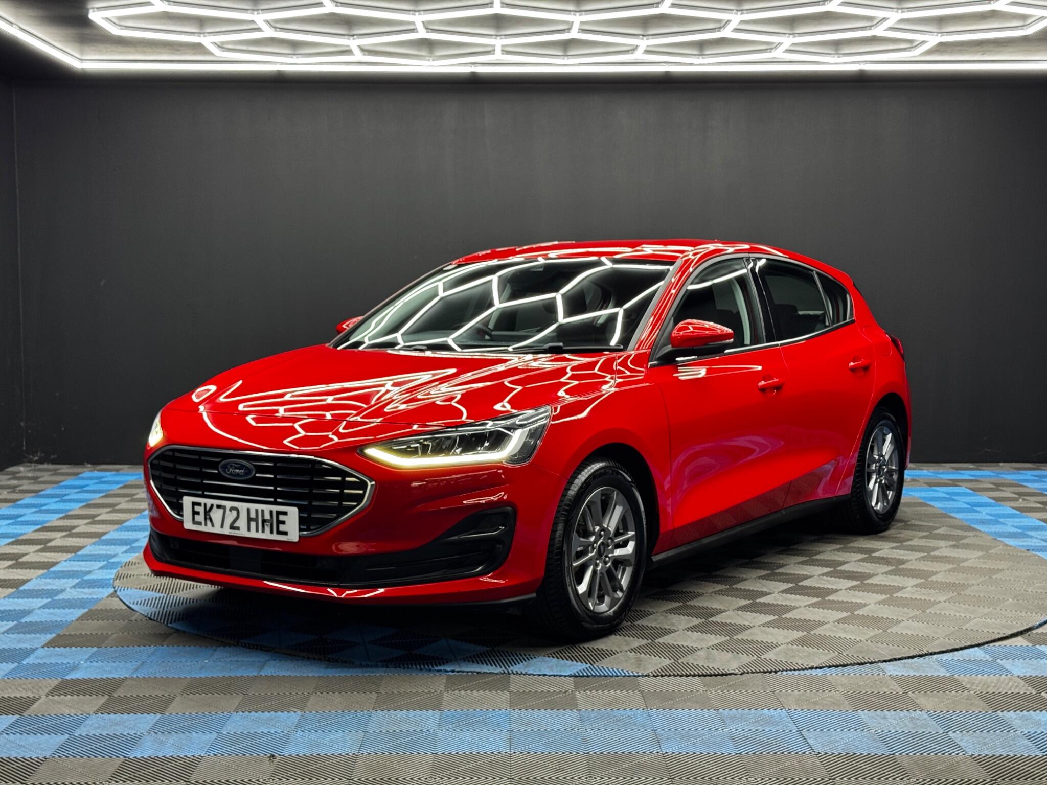 Ford Focus view 3