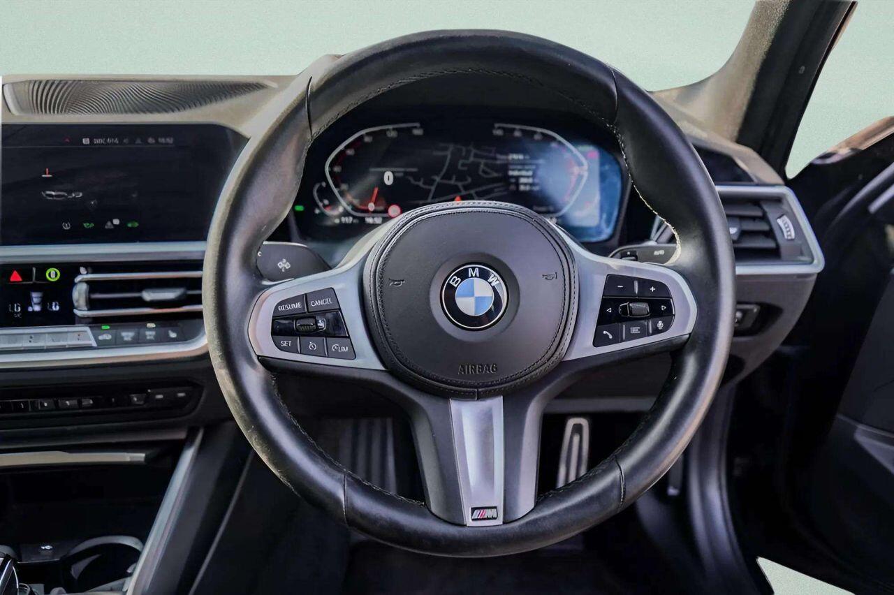 BMW 3 Series view 20