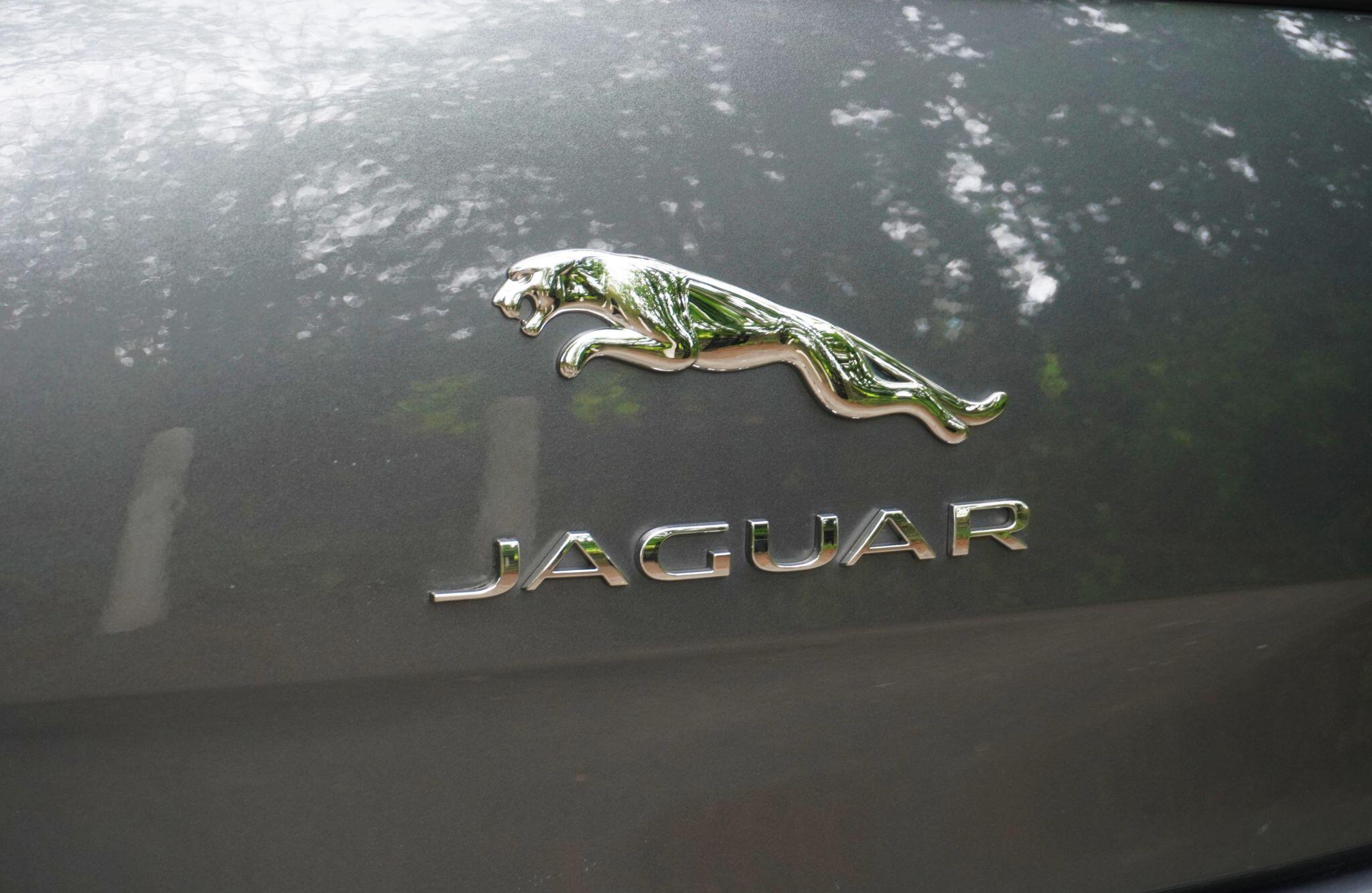 Jaguar XJ view 77