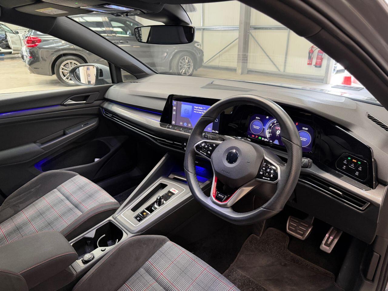 Volkswagen Golf view 3