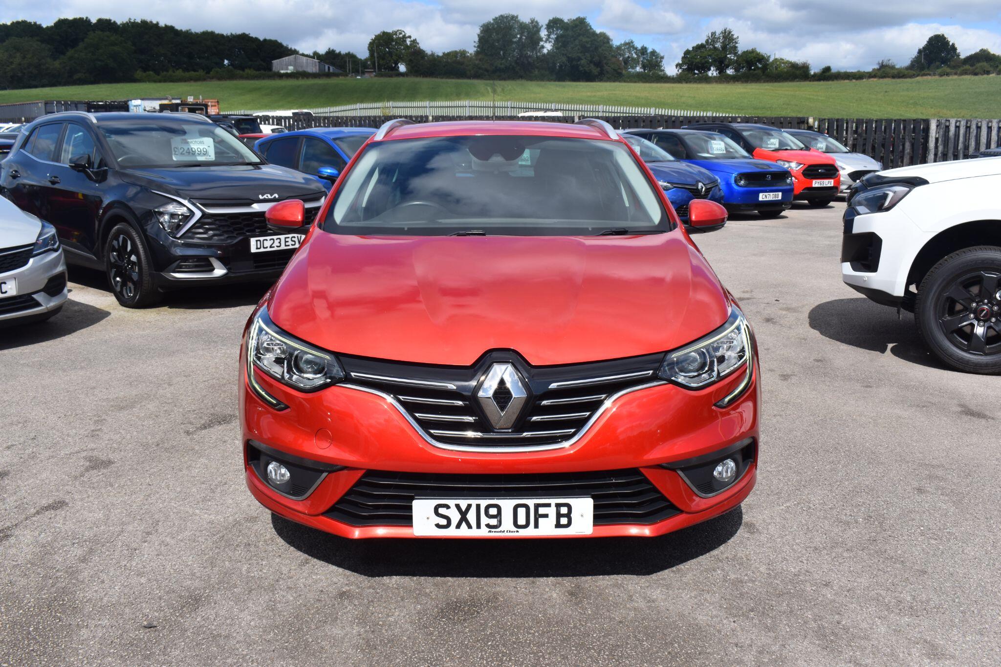 Megane - 1.3 TCe Iconic Sport Tourer Euro 6 (s/s) 5dr - Image 9