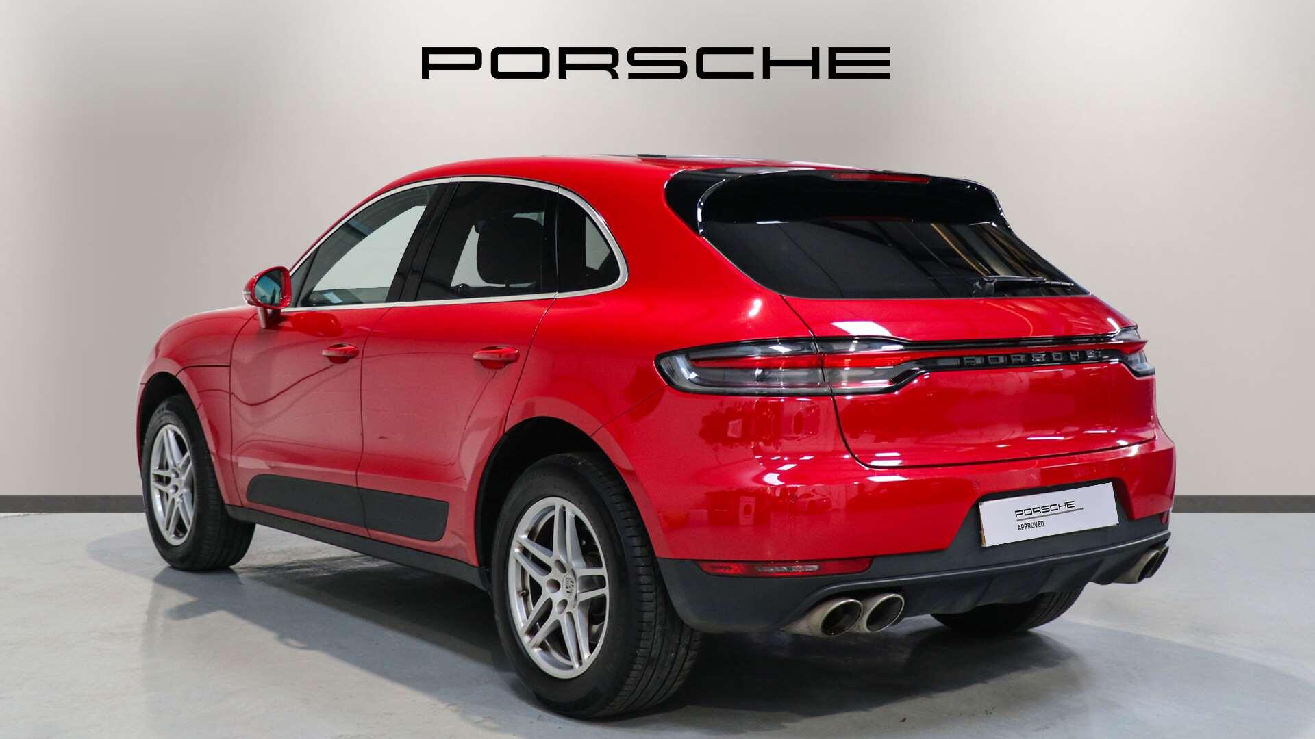 Porsche Macan view 4