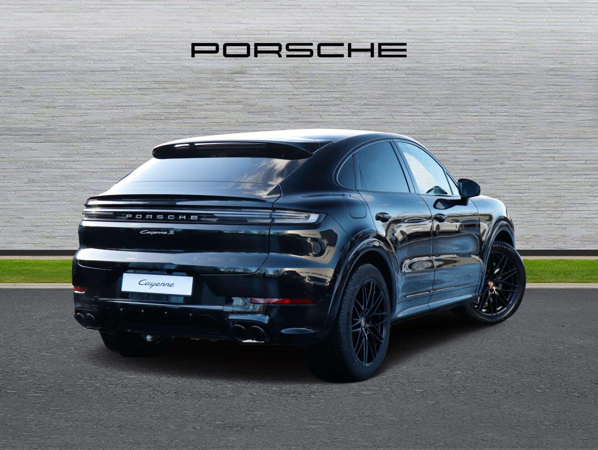 Porsche Cayenne view 3