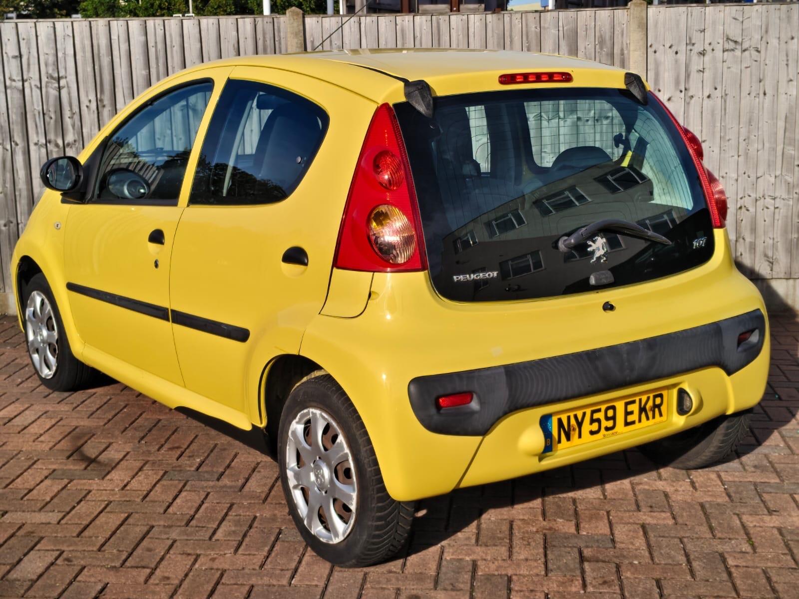 Peugeot 107 view 8
