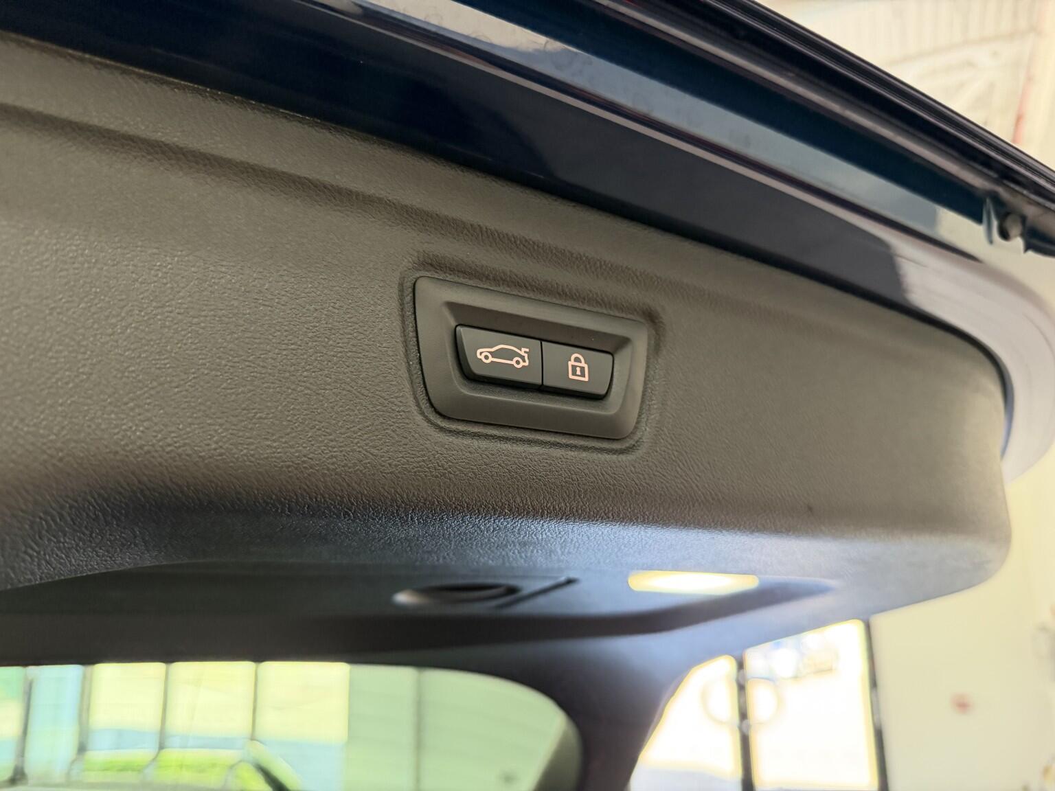 BMW 3 Series view 34