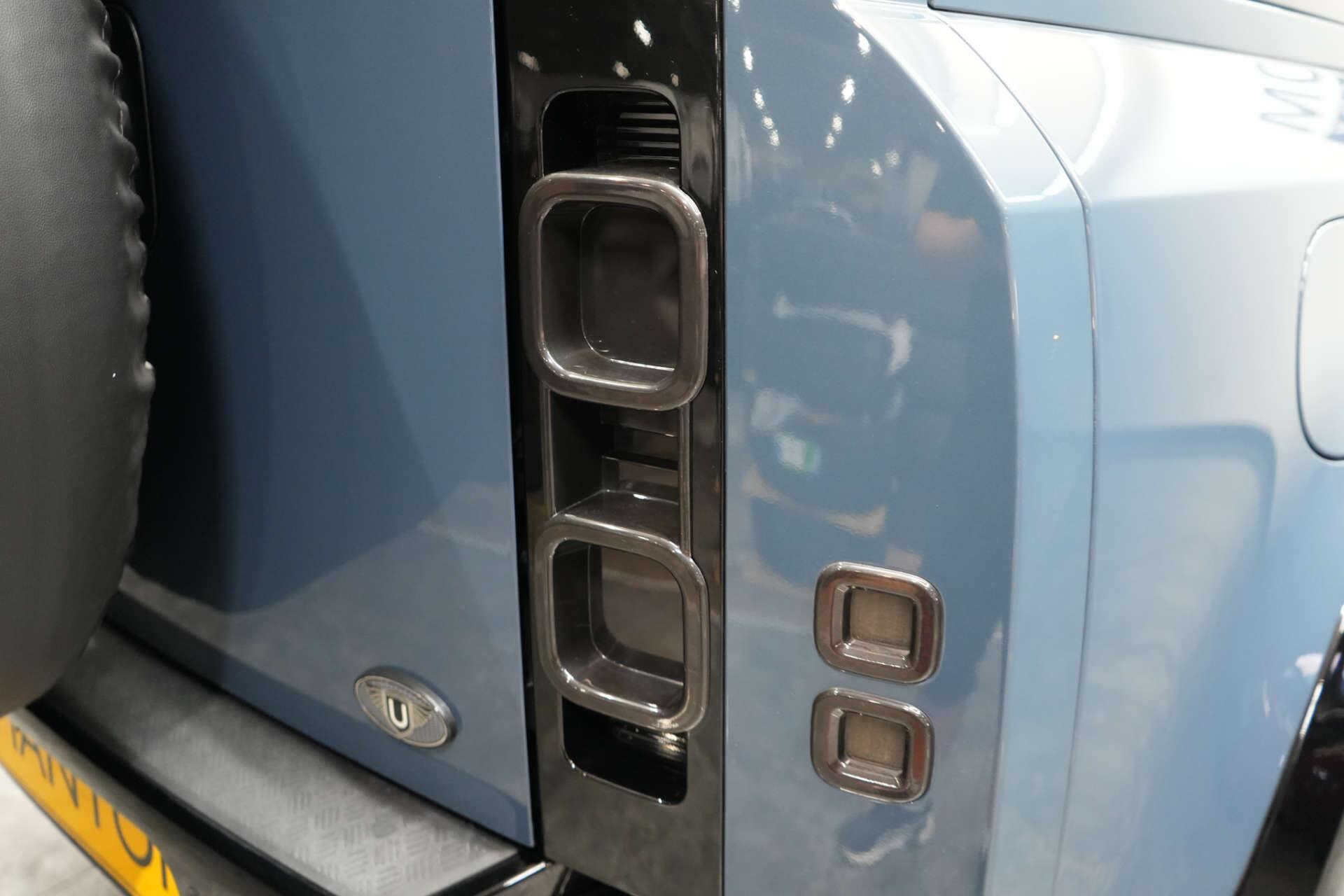 Land Rover Defender view 12