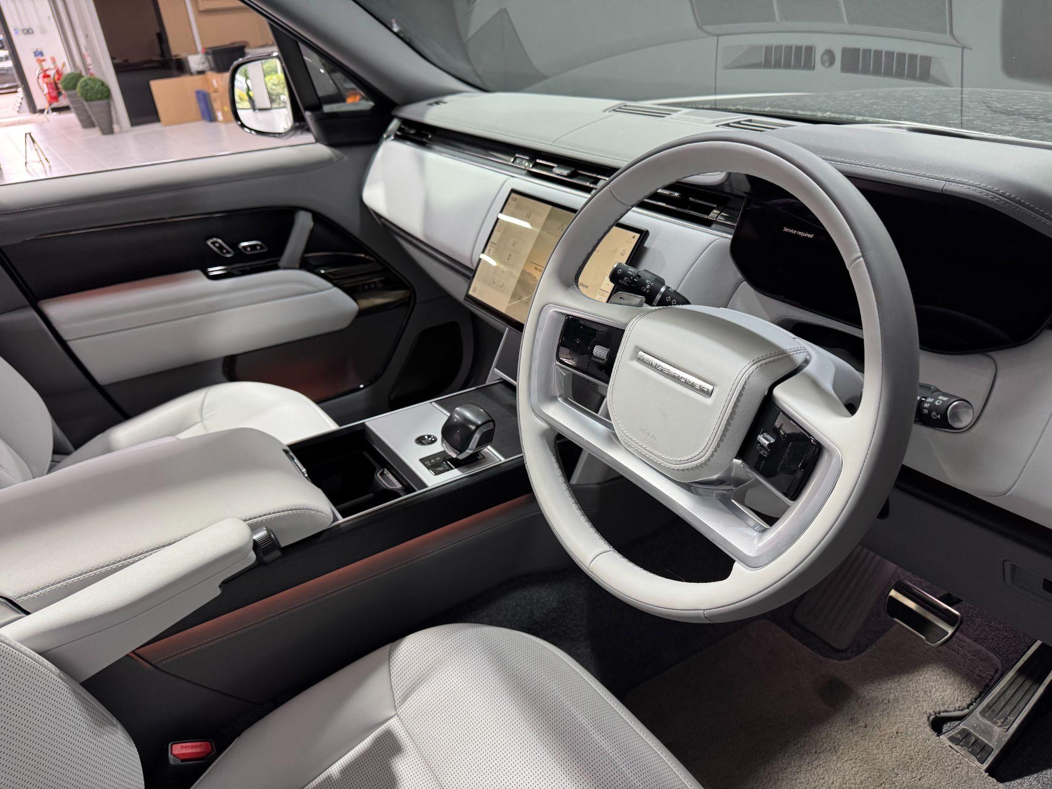 Land Rover Range Rover view 70
