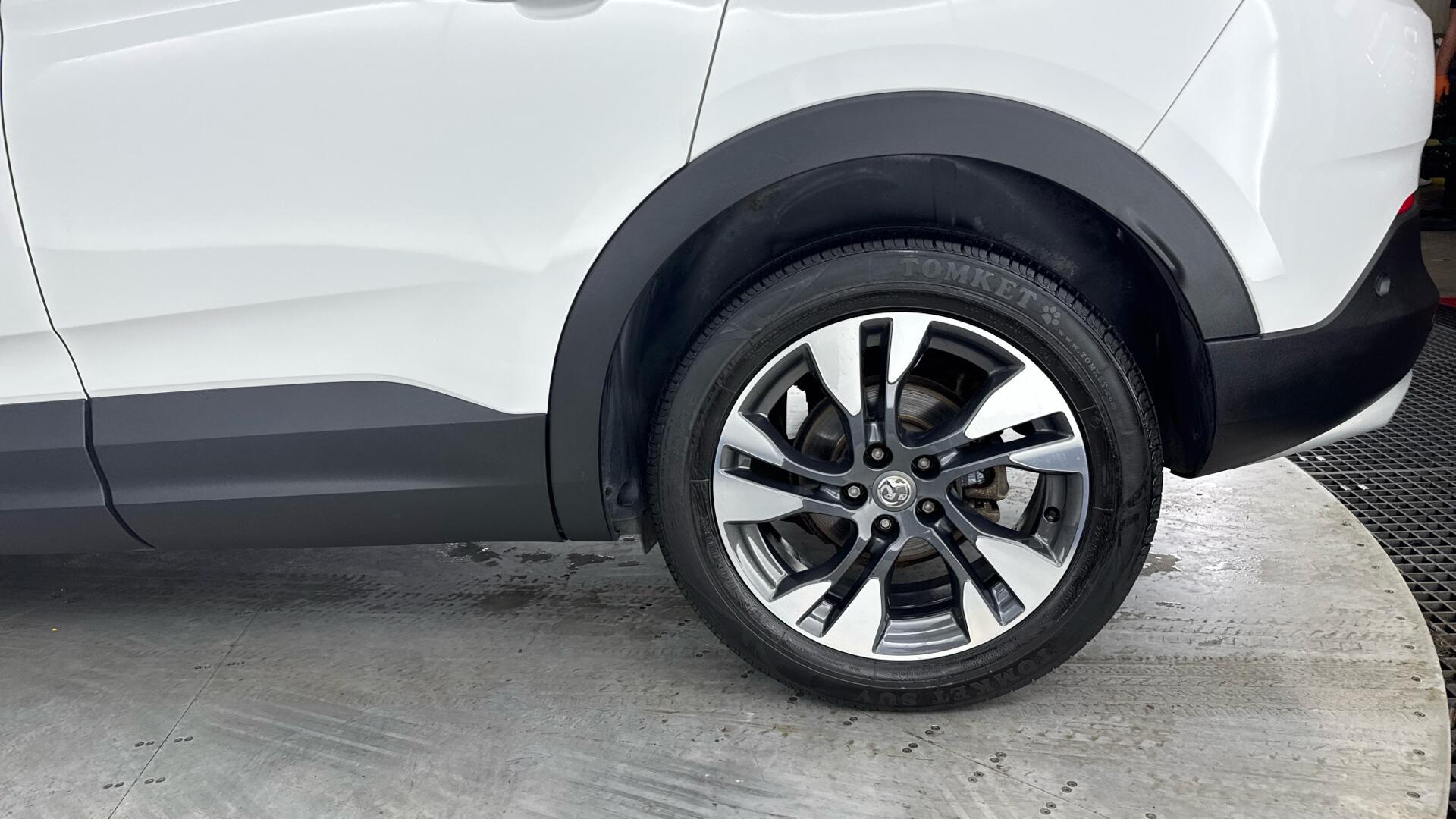 Vauxhall Grandland X view 25