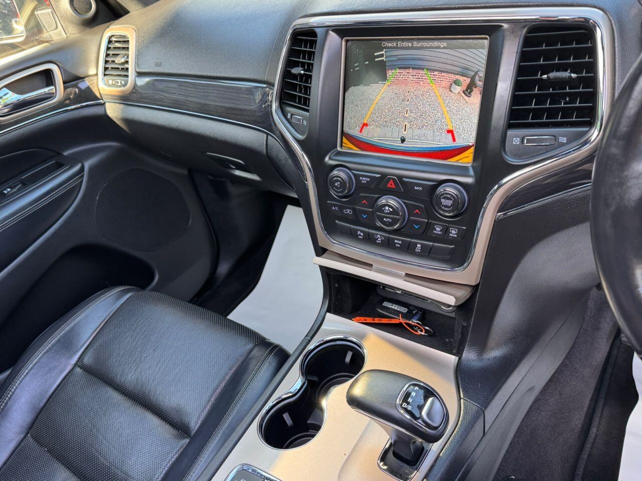 Jeep Grand Cherokee view 12