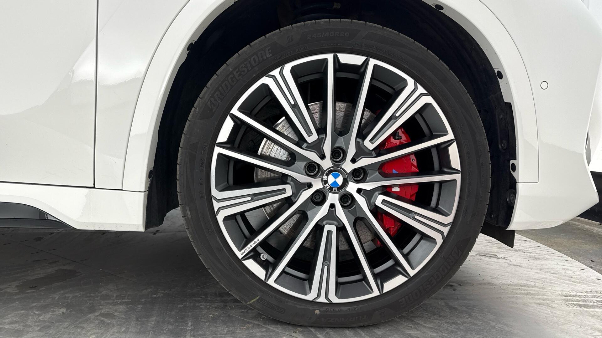 BMW iX1 view 14
