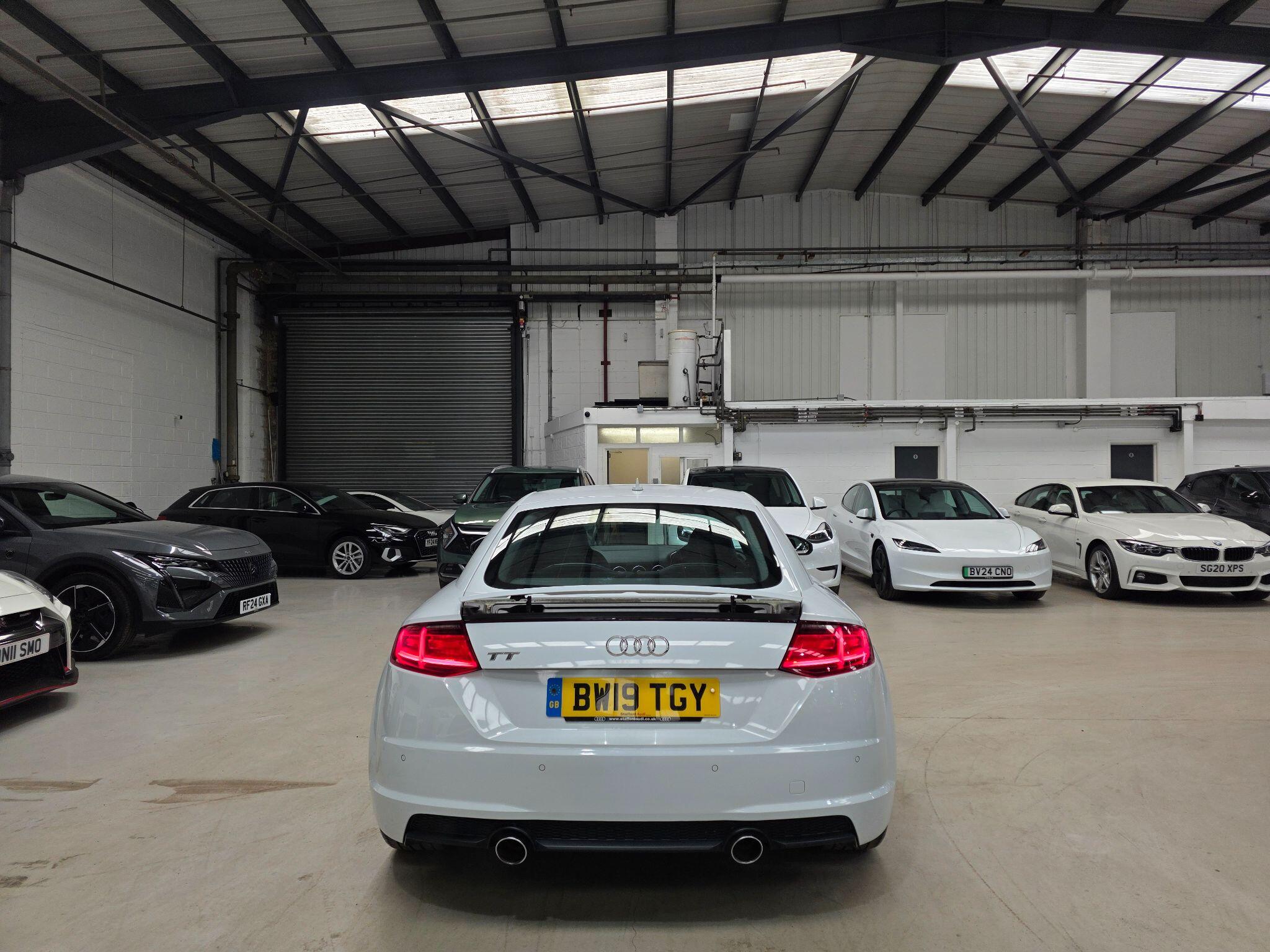 Audi TT view 4