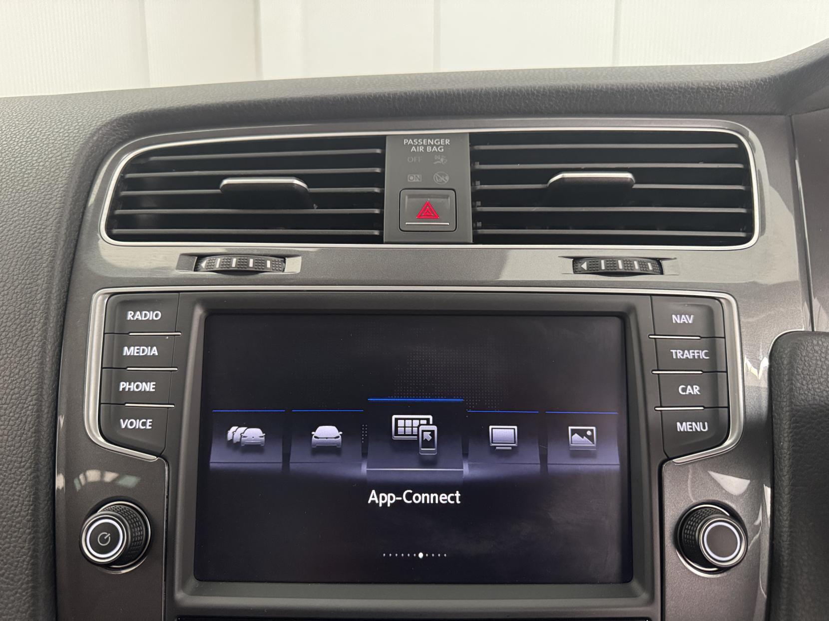 Volkswagen Golf view 65