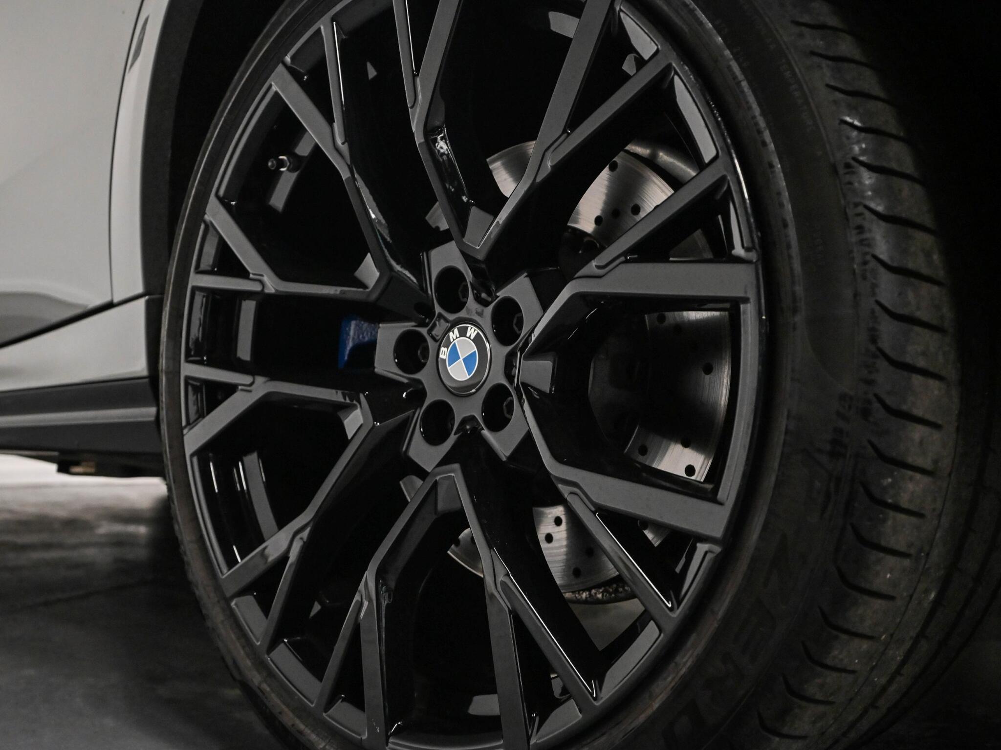 BMW X6 M view 19