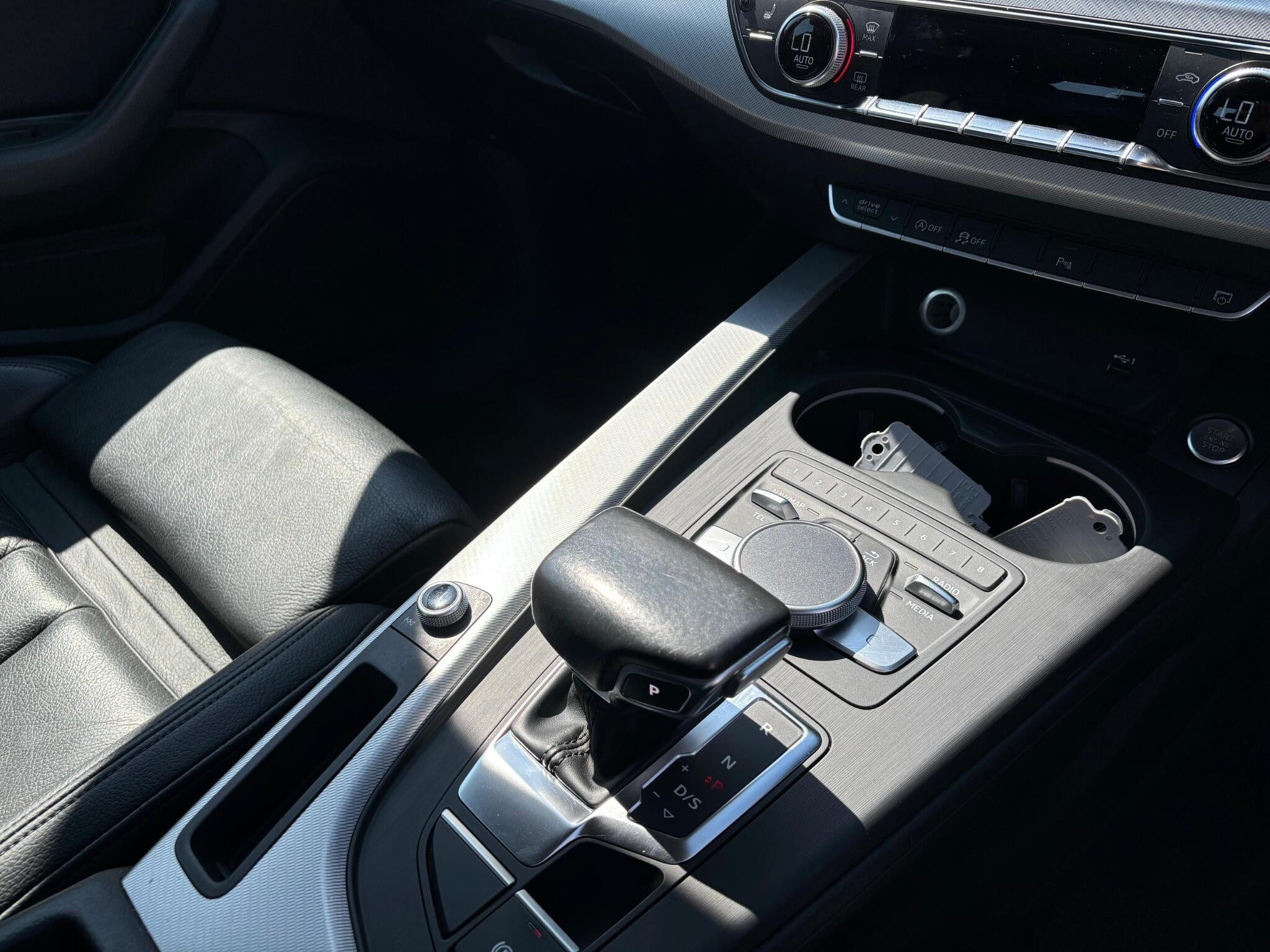 Audi A4 Avant view 9