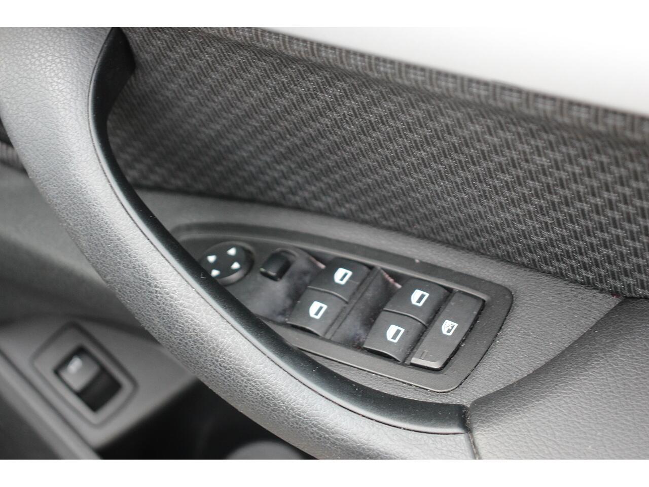 BMW X1 view 32