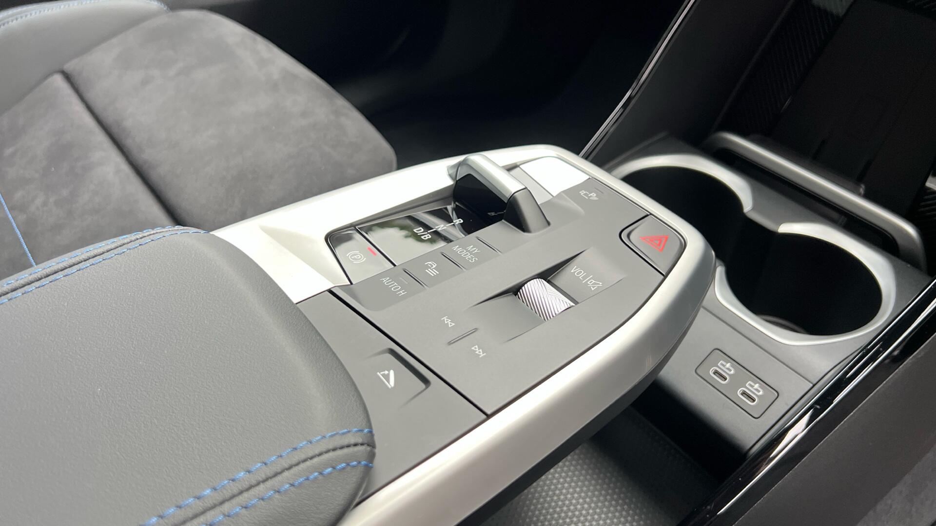 BMW Ix2 view 10