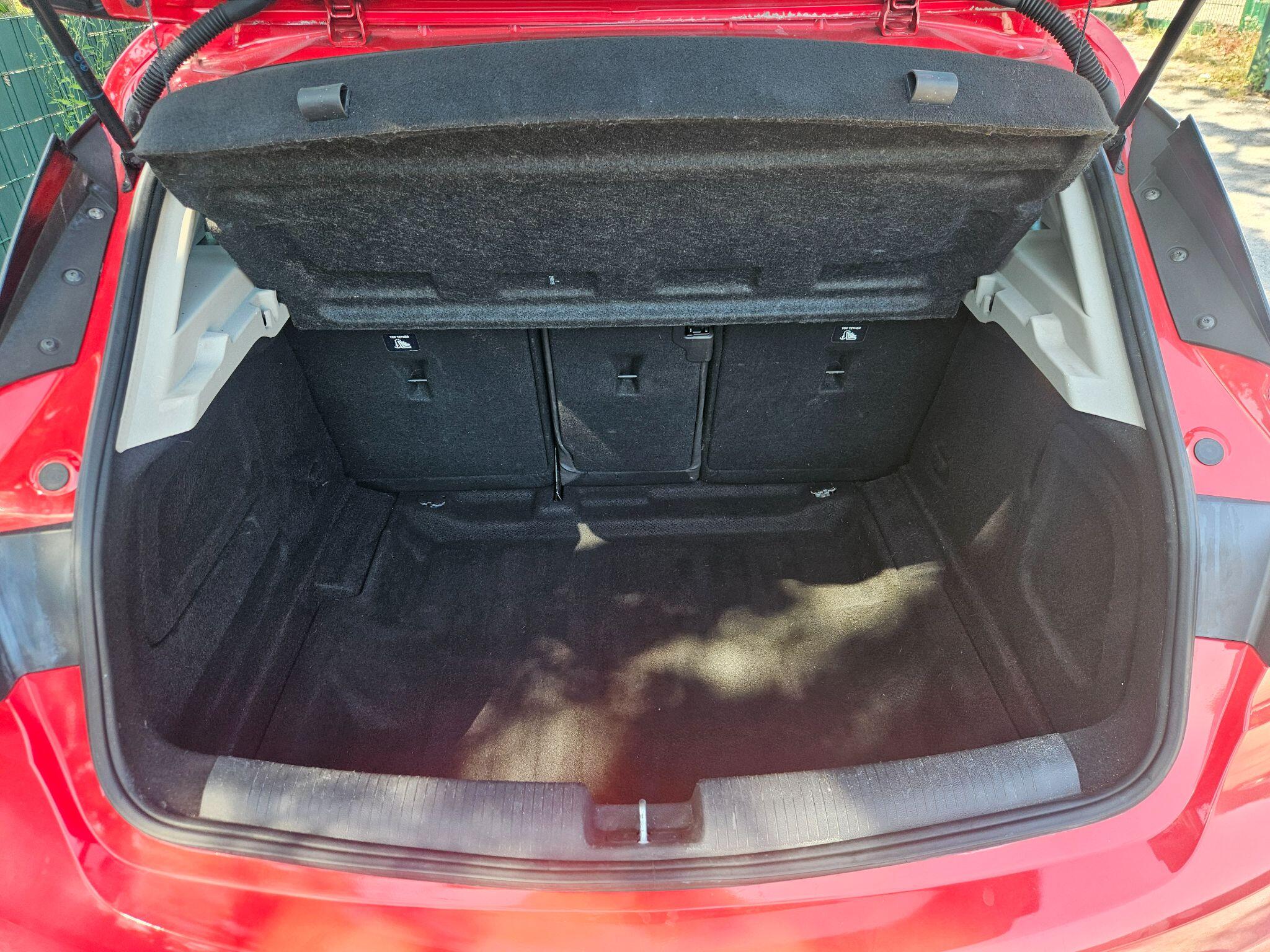 2016 Vauxhall Astra image 52