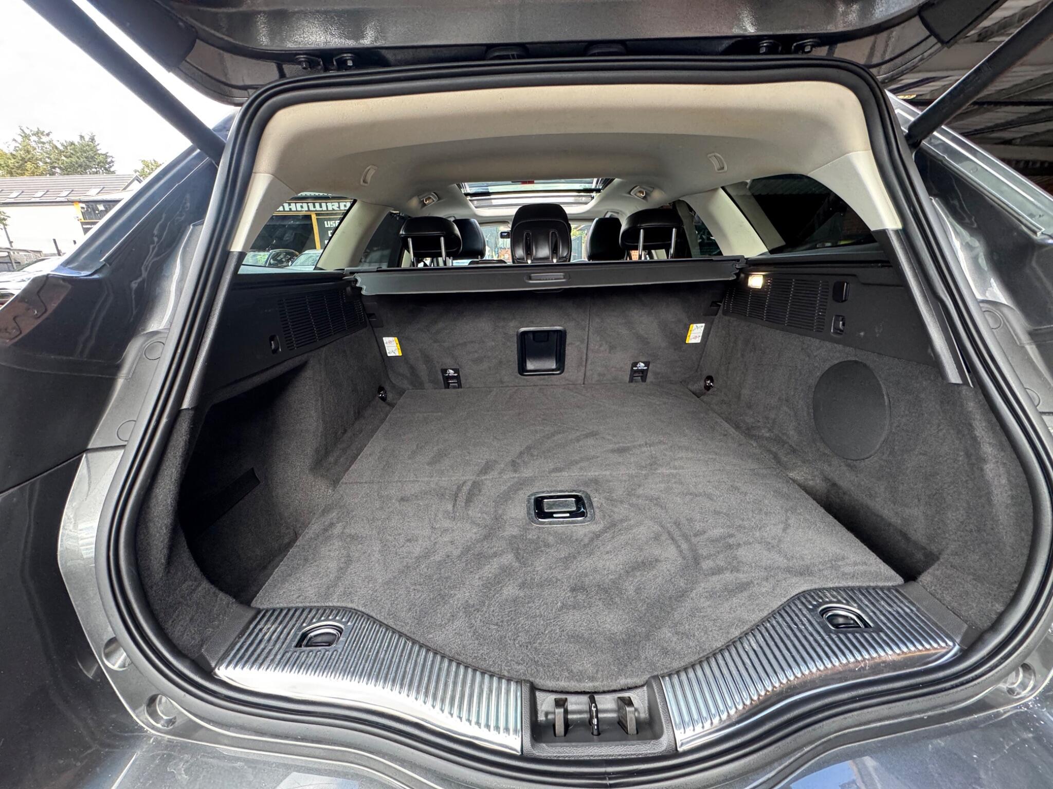 Ford Mondeo view 12