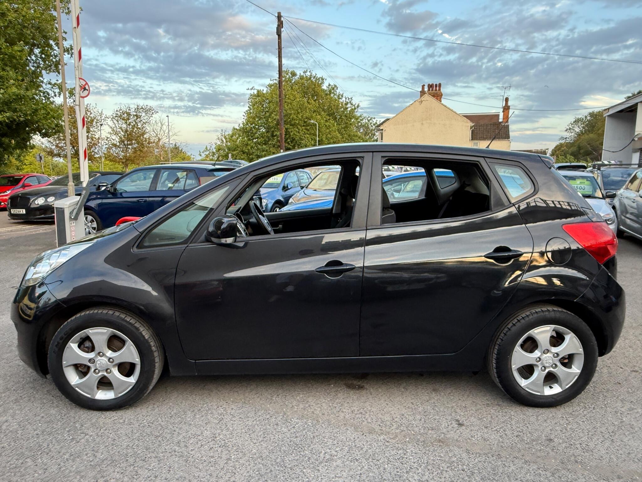 Kia Venga - Image 10